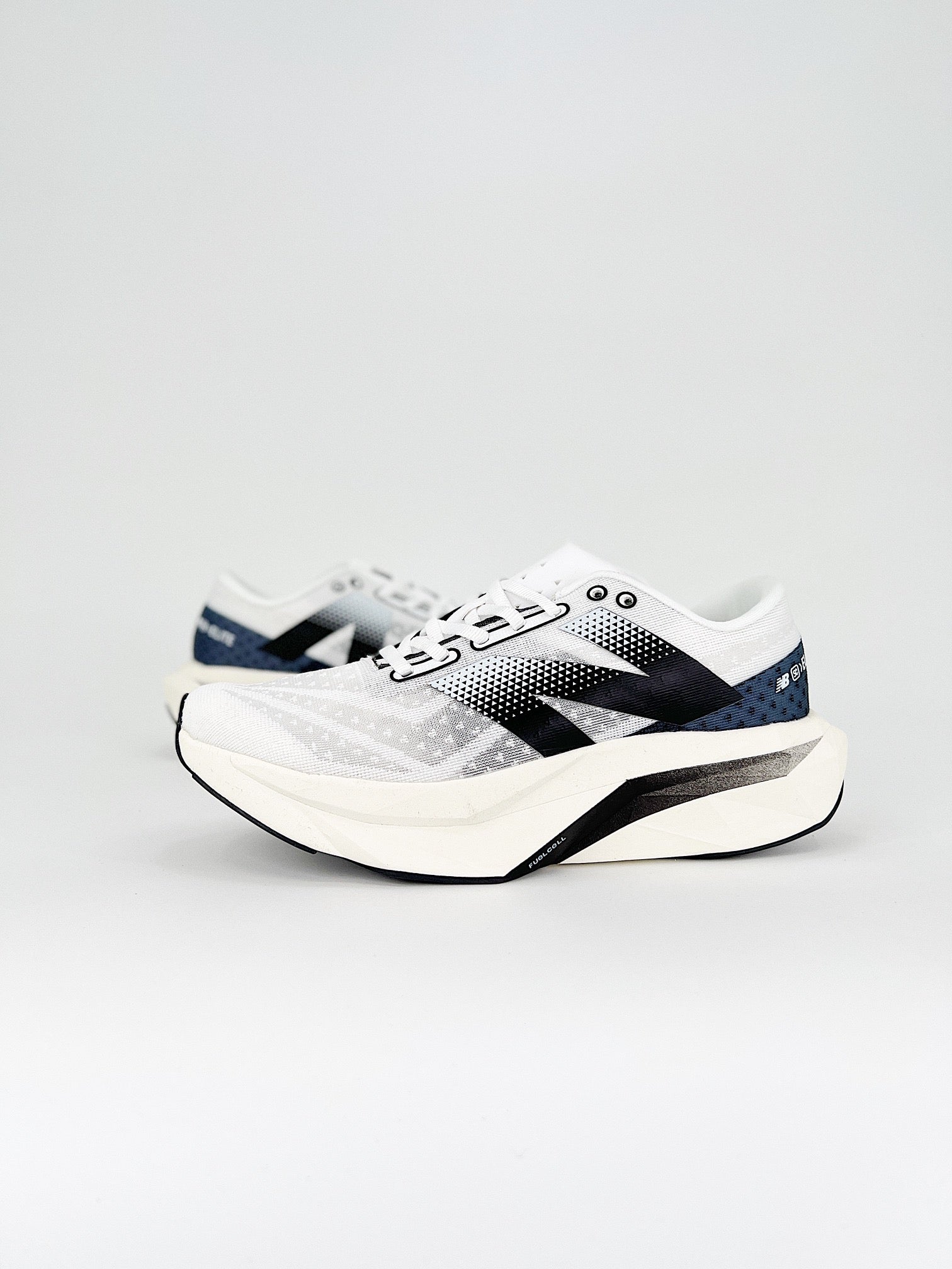 Tênis New Balance Fuelcell Supercomp Elite V4