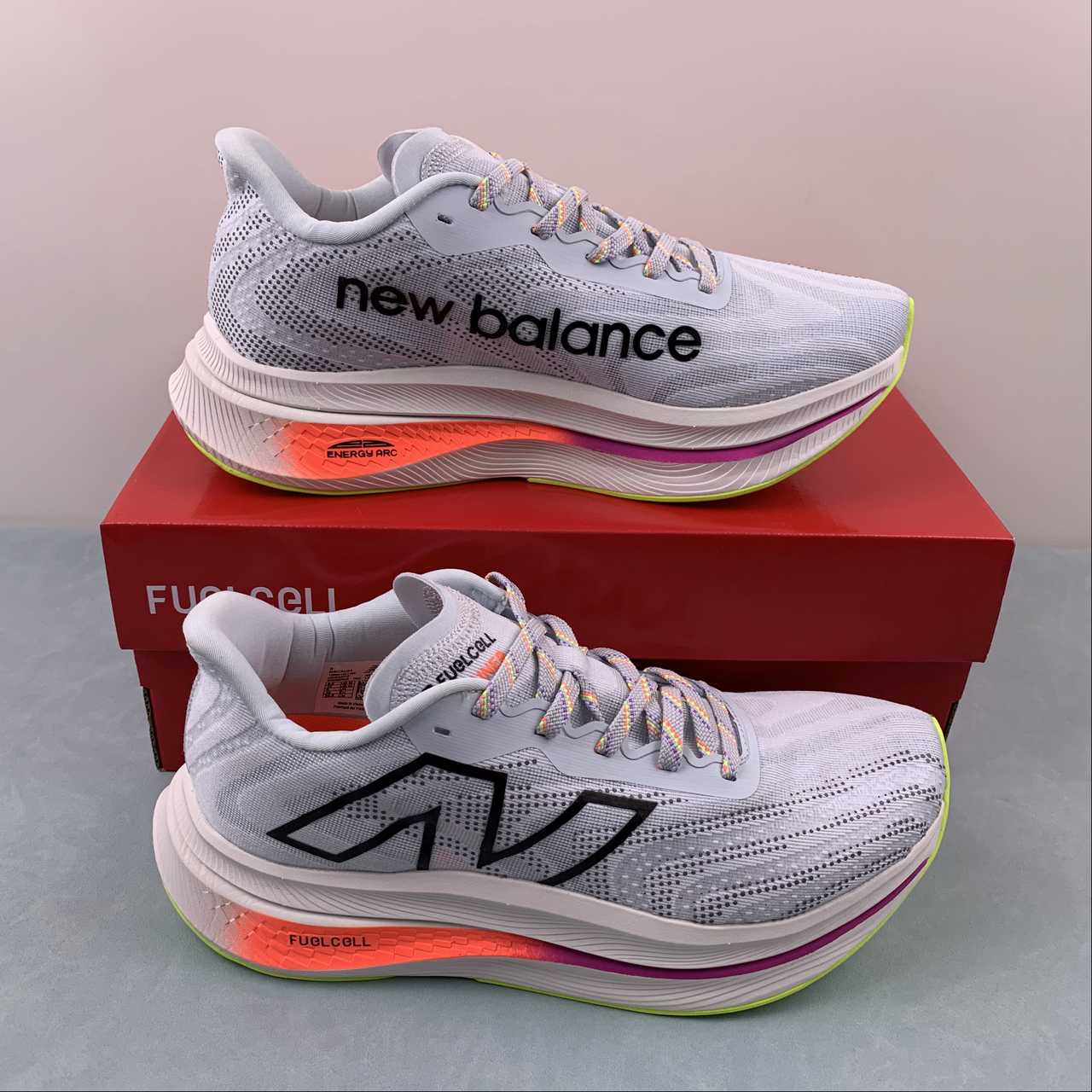 Tênis New Balance Fuelcell Supercomp Trainer V2