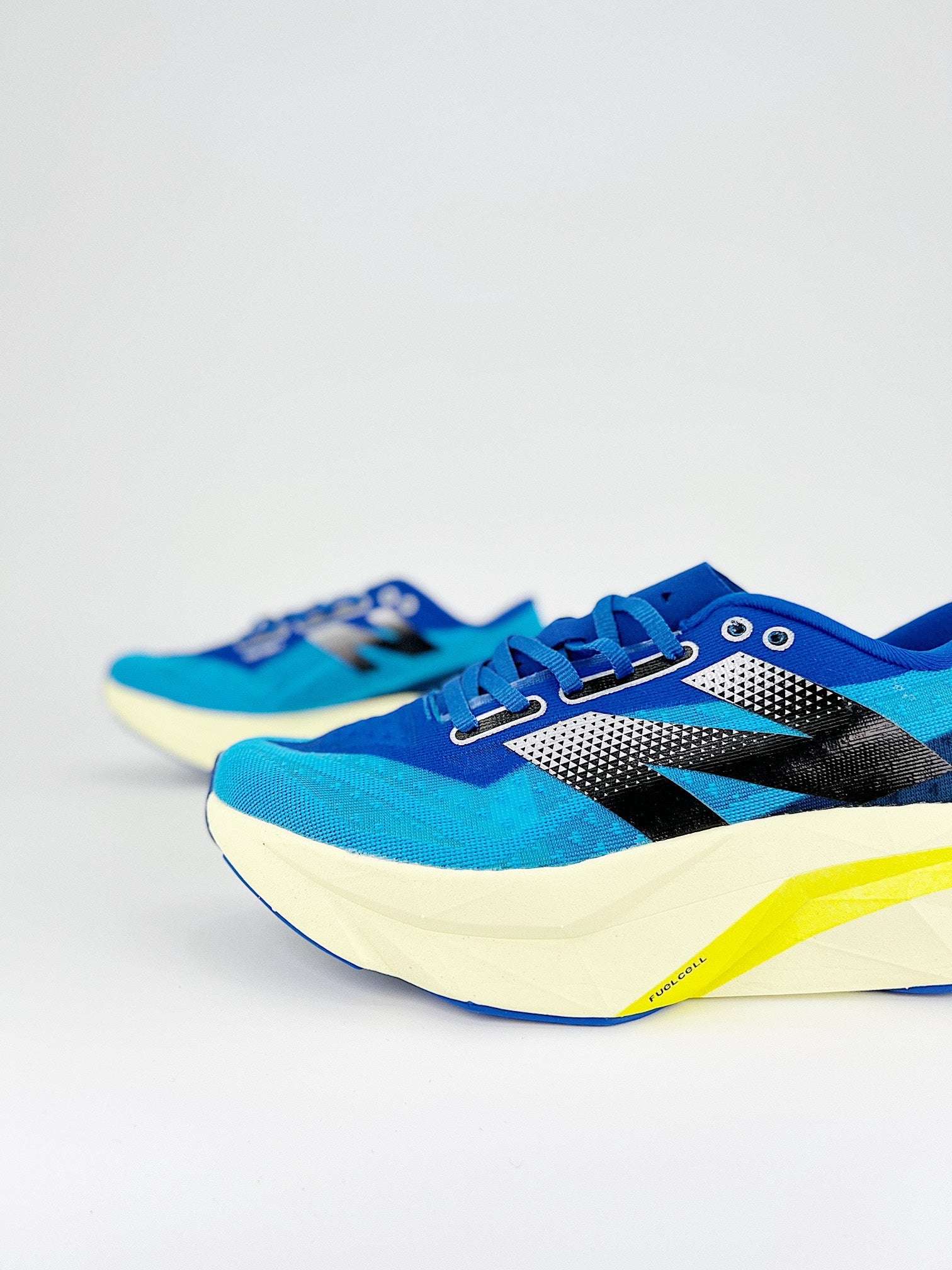 Tênis New Balance Fuelcell Supercomp Elite V4