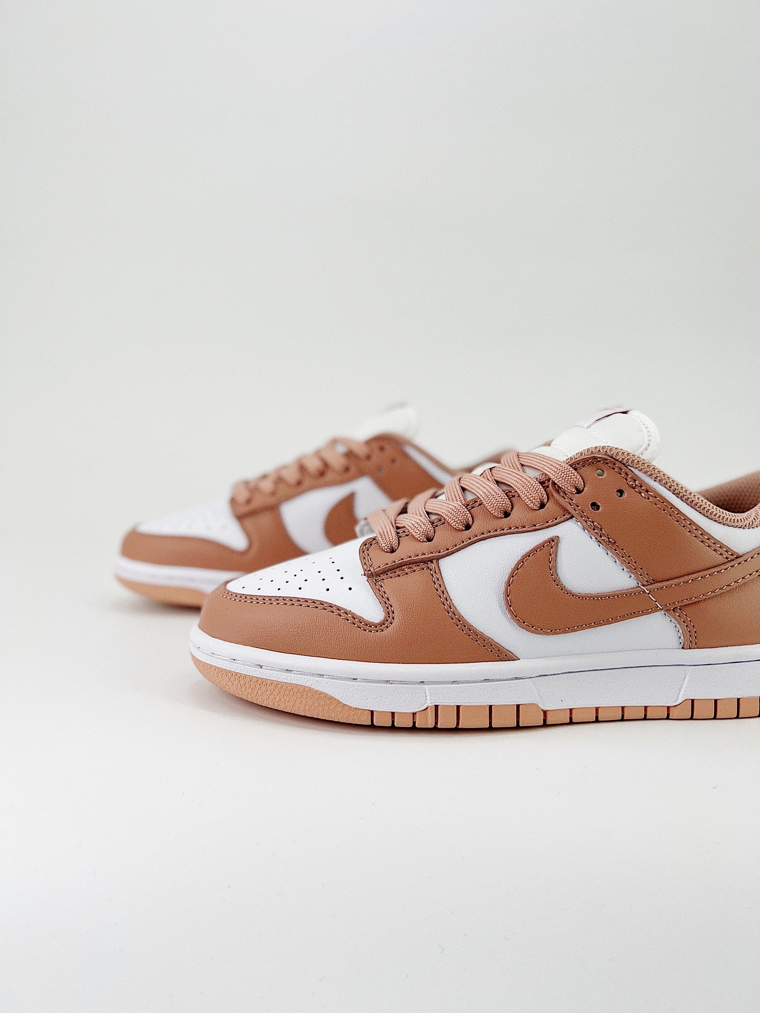 Nike Dunk Low Rose Whisper