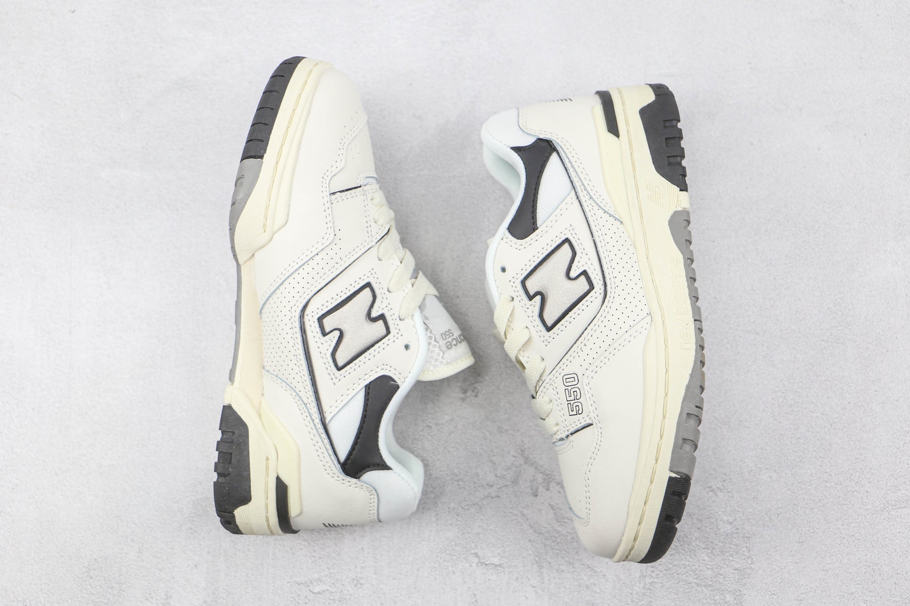New Balance 550 Sea Salt Black