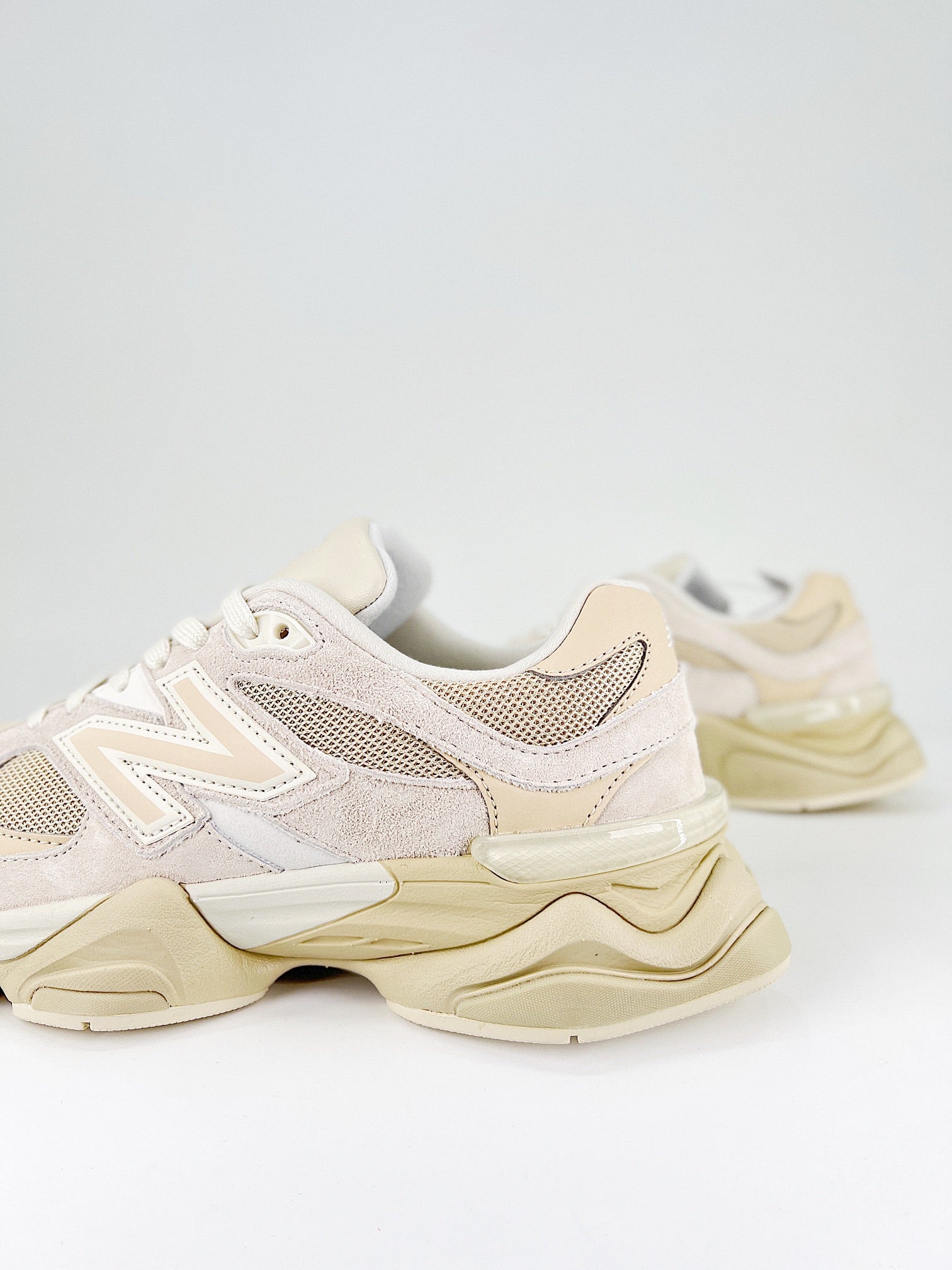 New Balance 9060 Khaki