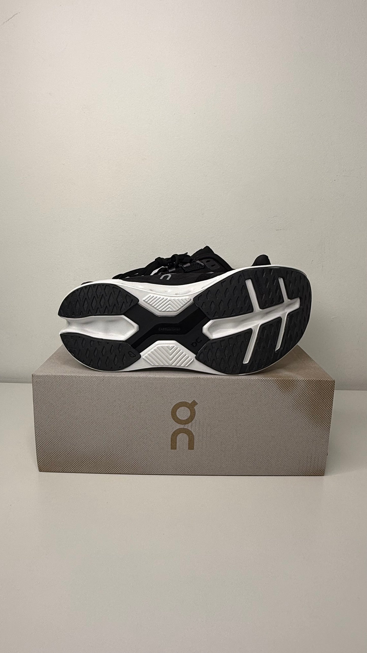Tênis On Running Cloudeclipse - PRONTA ENTREGA