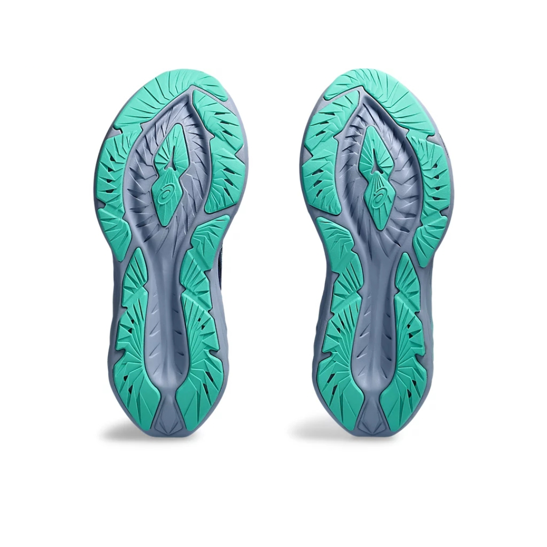 Tênis Asics Novablast 4