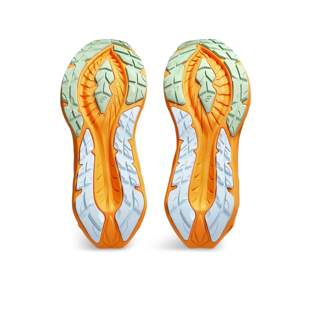 Tênis Asics Novablast 4