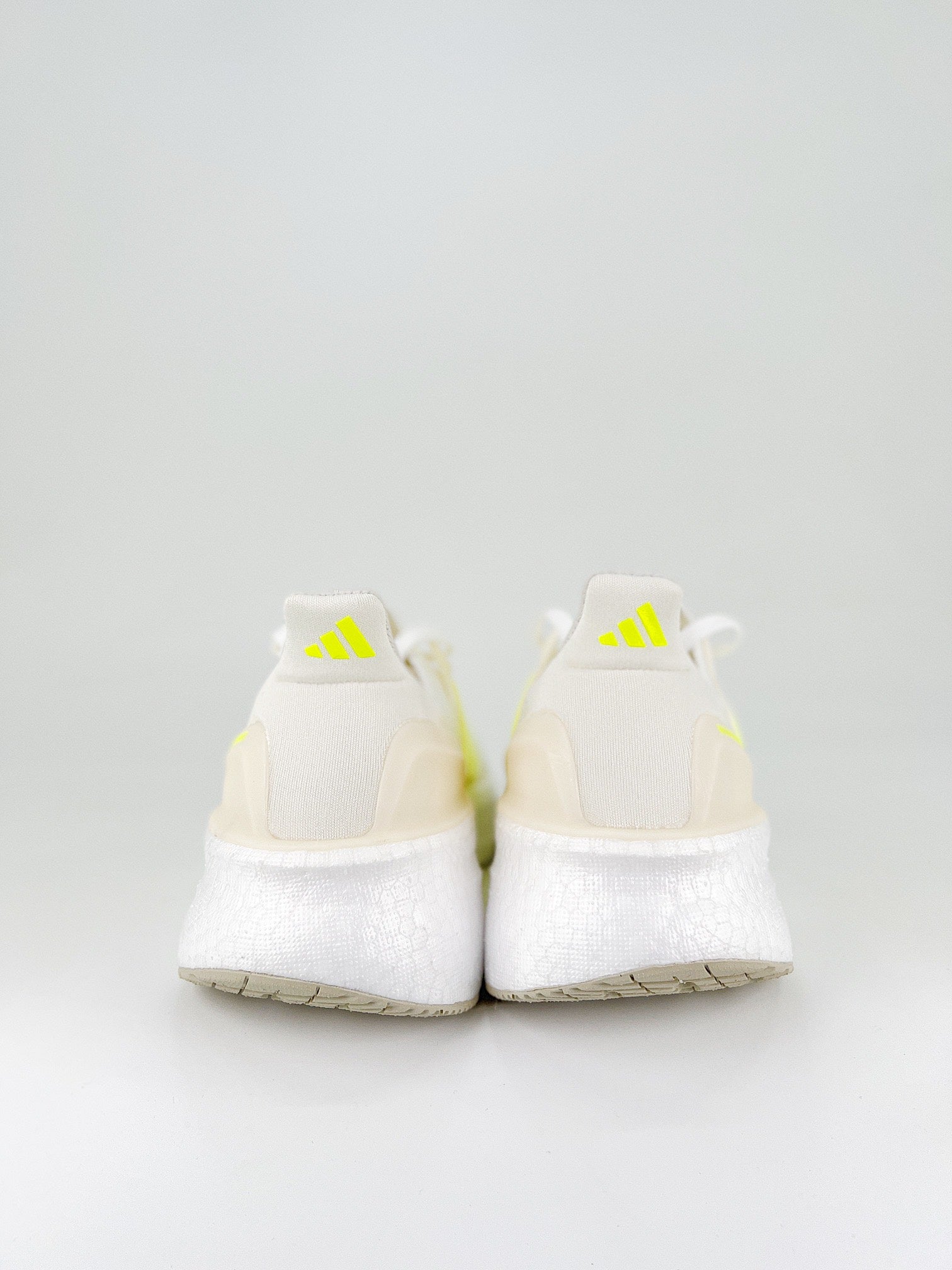 Tênis Adidas Ultraboost 5