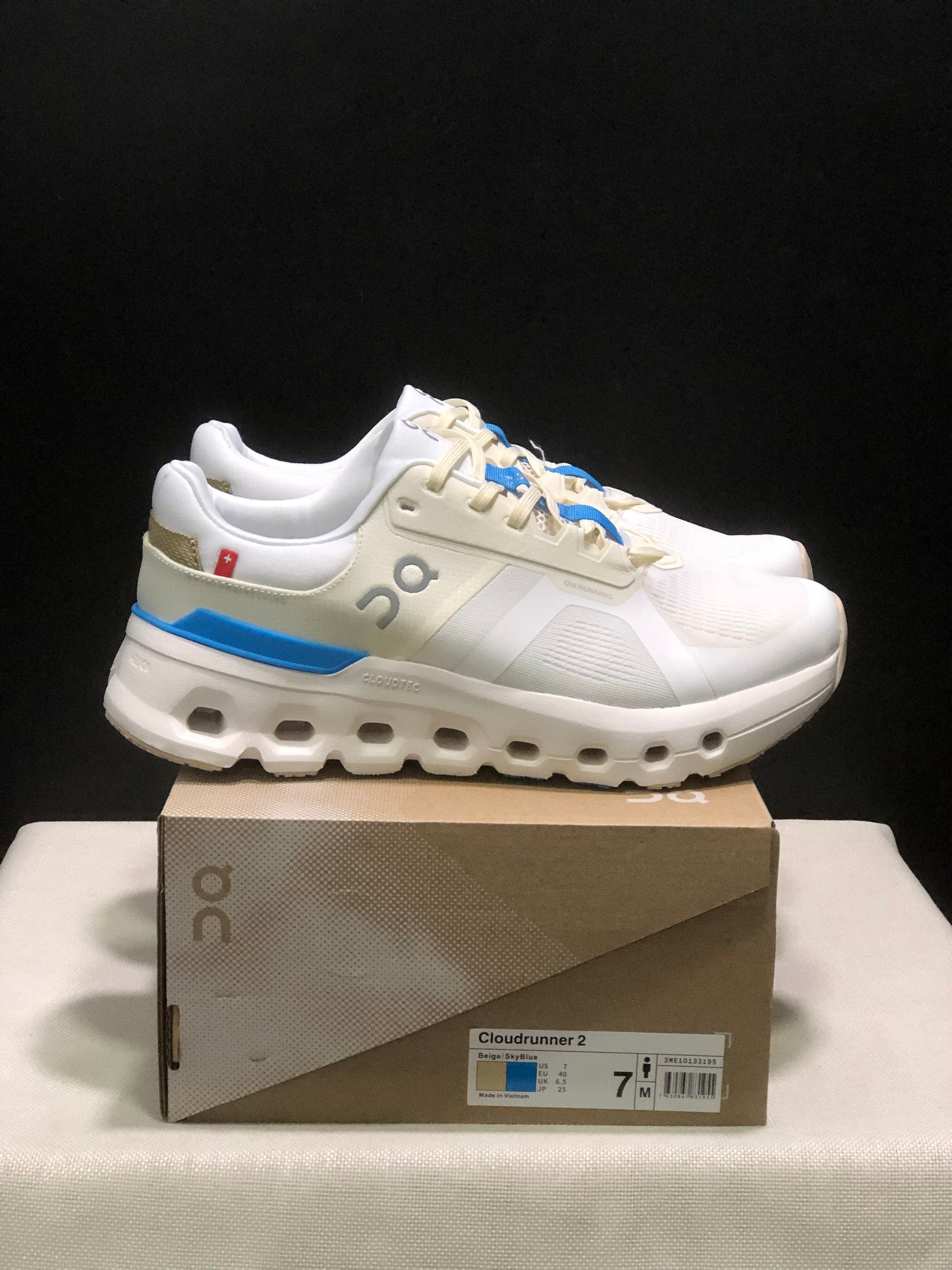 Tênis On Running Cloudrunner 2