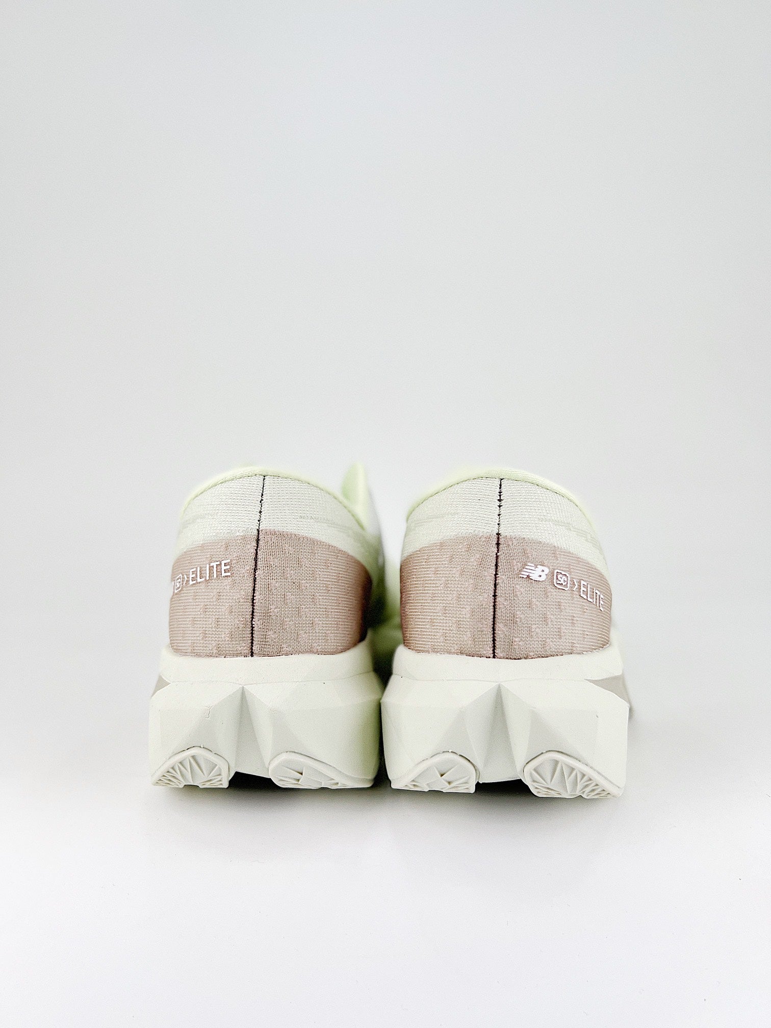 Tênis New Balance Fuelcell Supercomp Elite V4