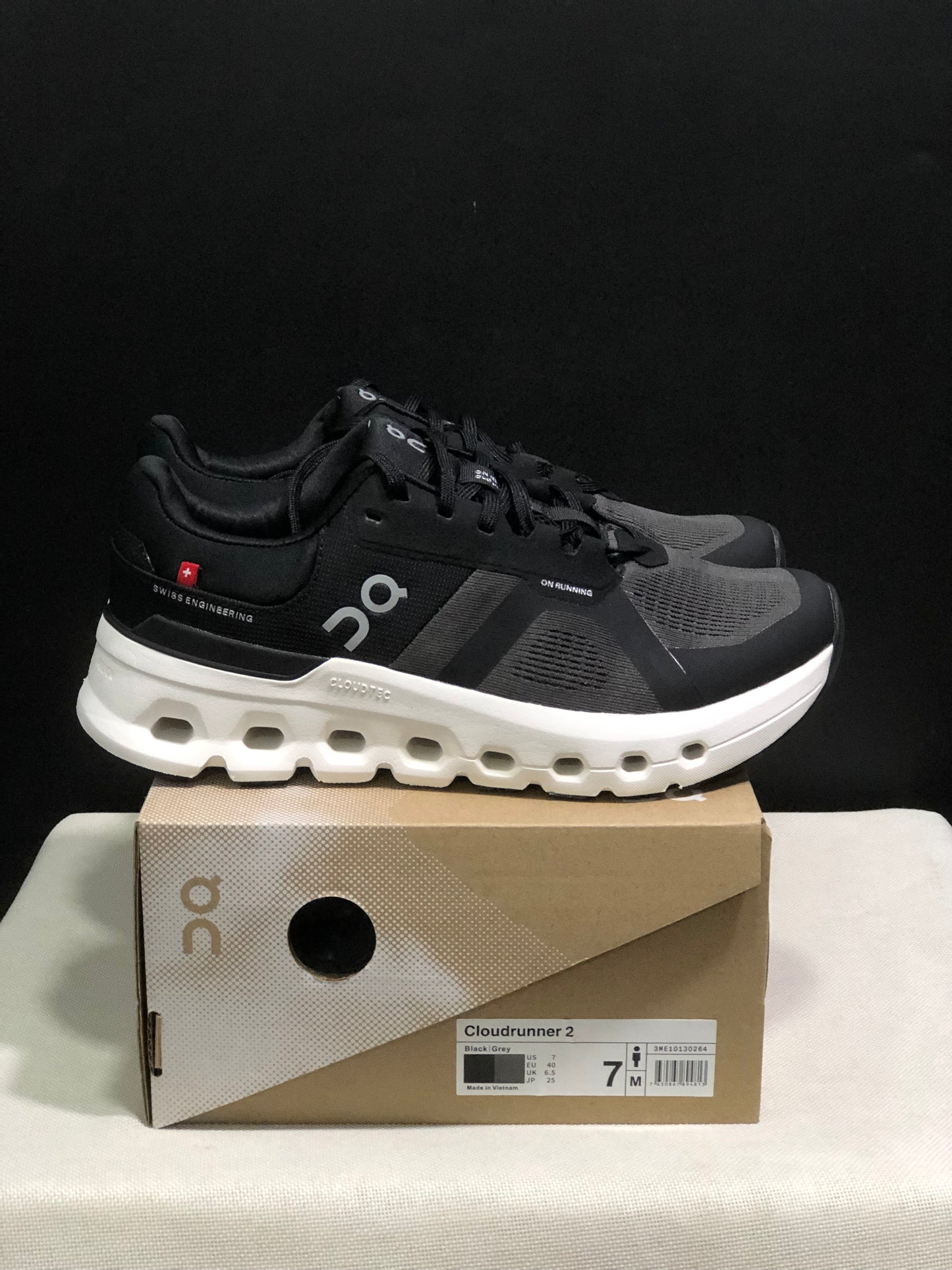 Tênis On Running Cloudrunner 2