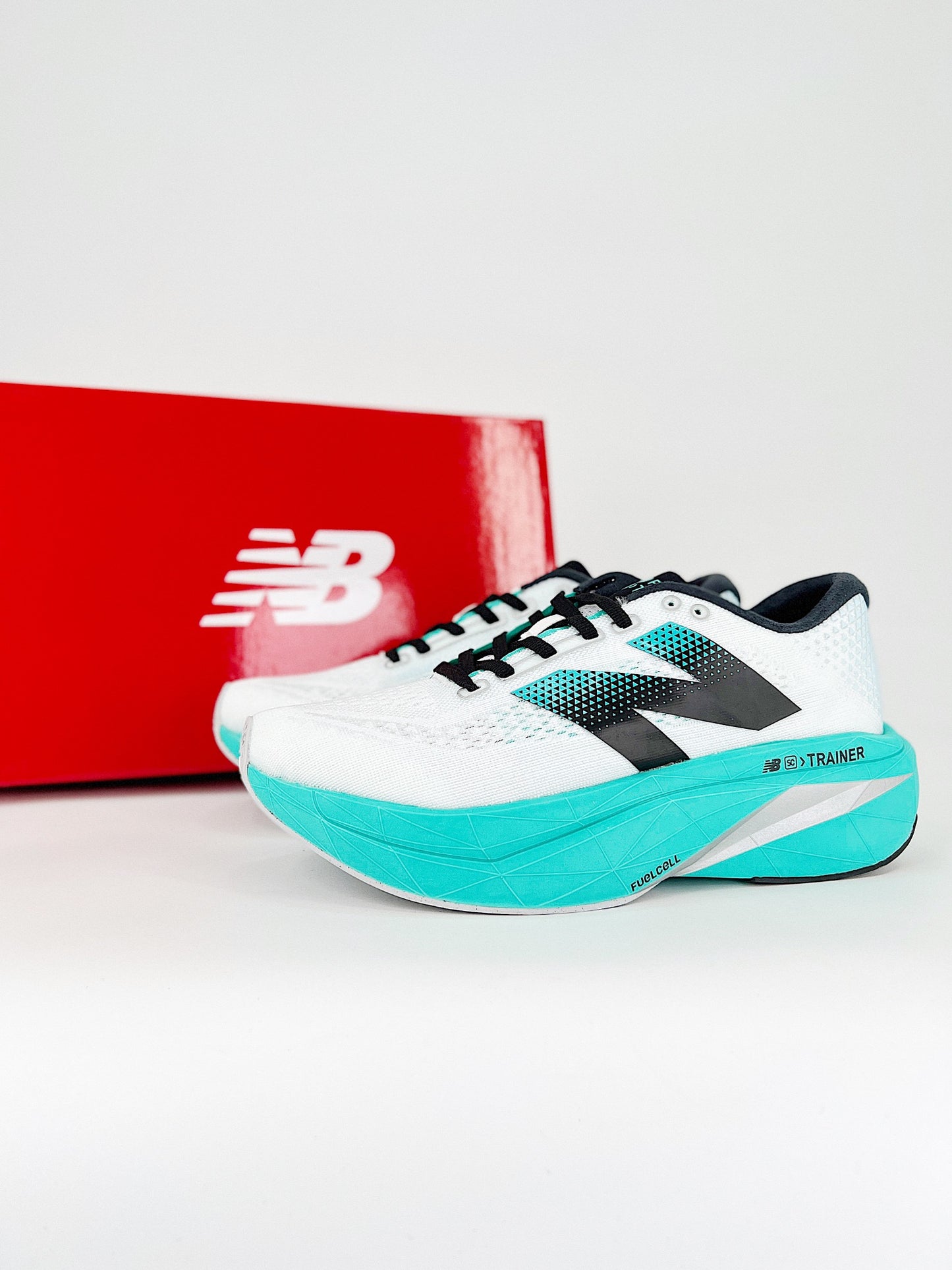 Tênis New Balance Fuelcell Supercomp Trainer V3