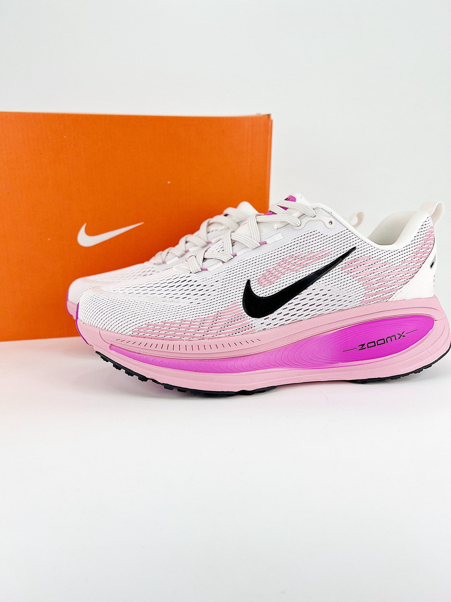 Tênis Nike Vomero 18