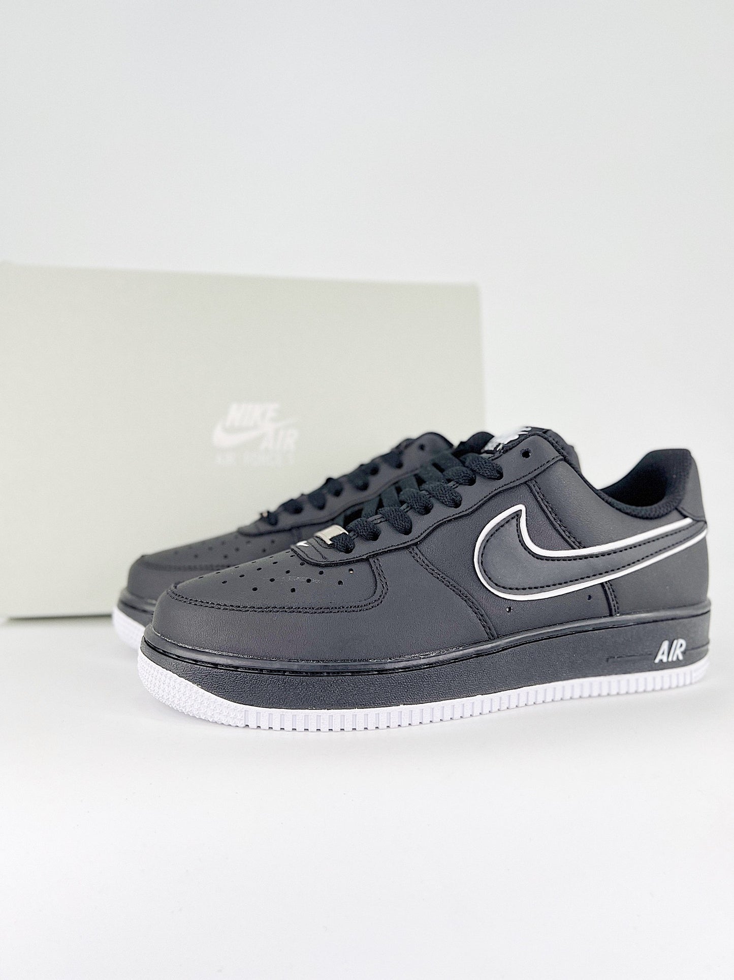 Nike Air Force 1 Low Black White