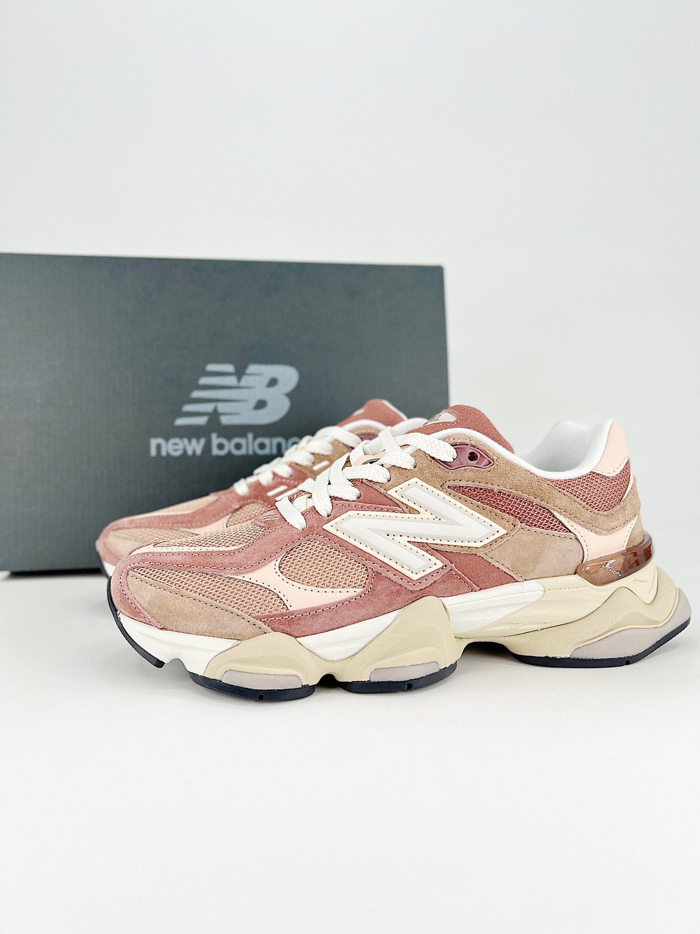 New Balance 9060 Sparrow Flat Taupe