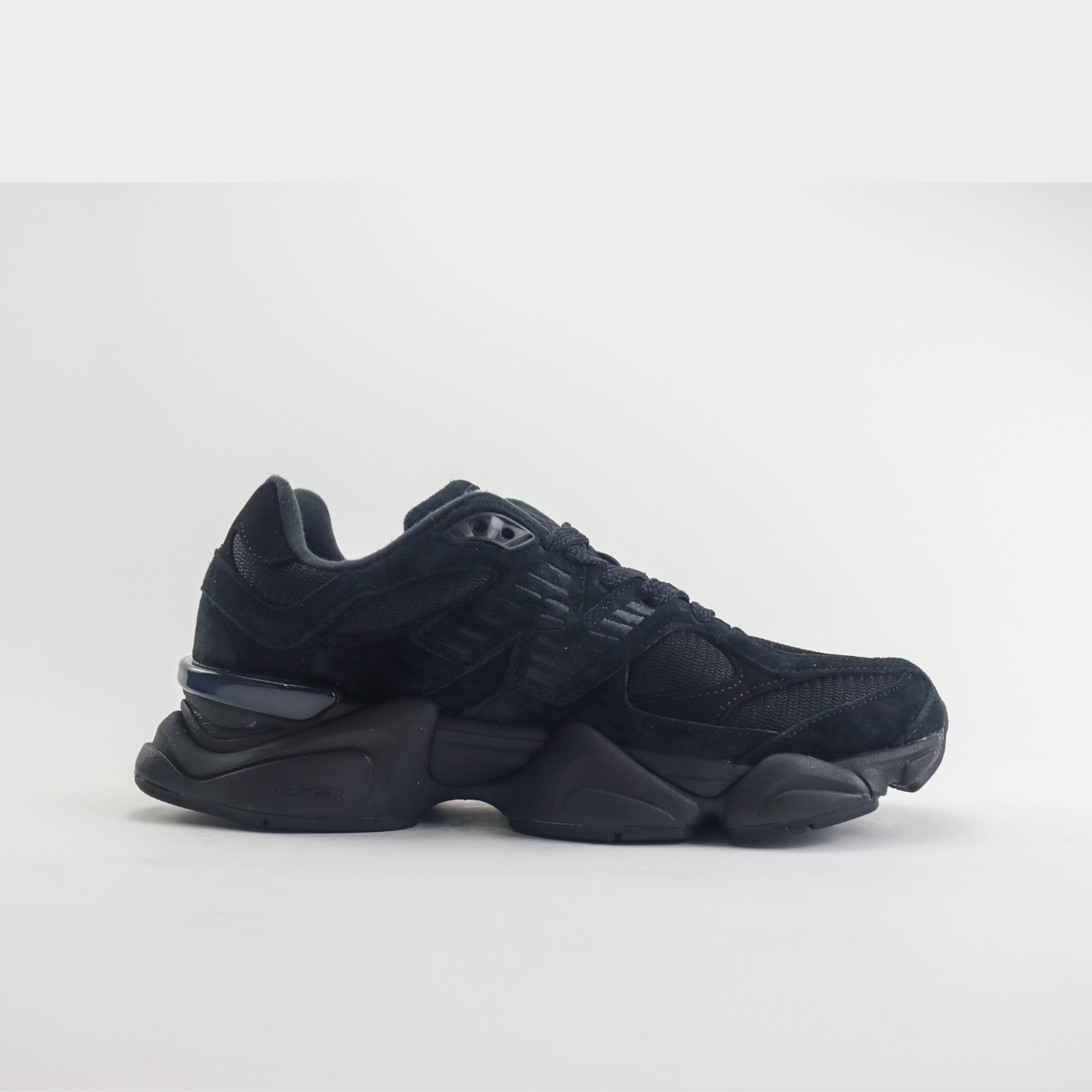 New Balance 9060 Triple Black