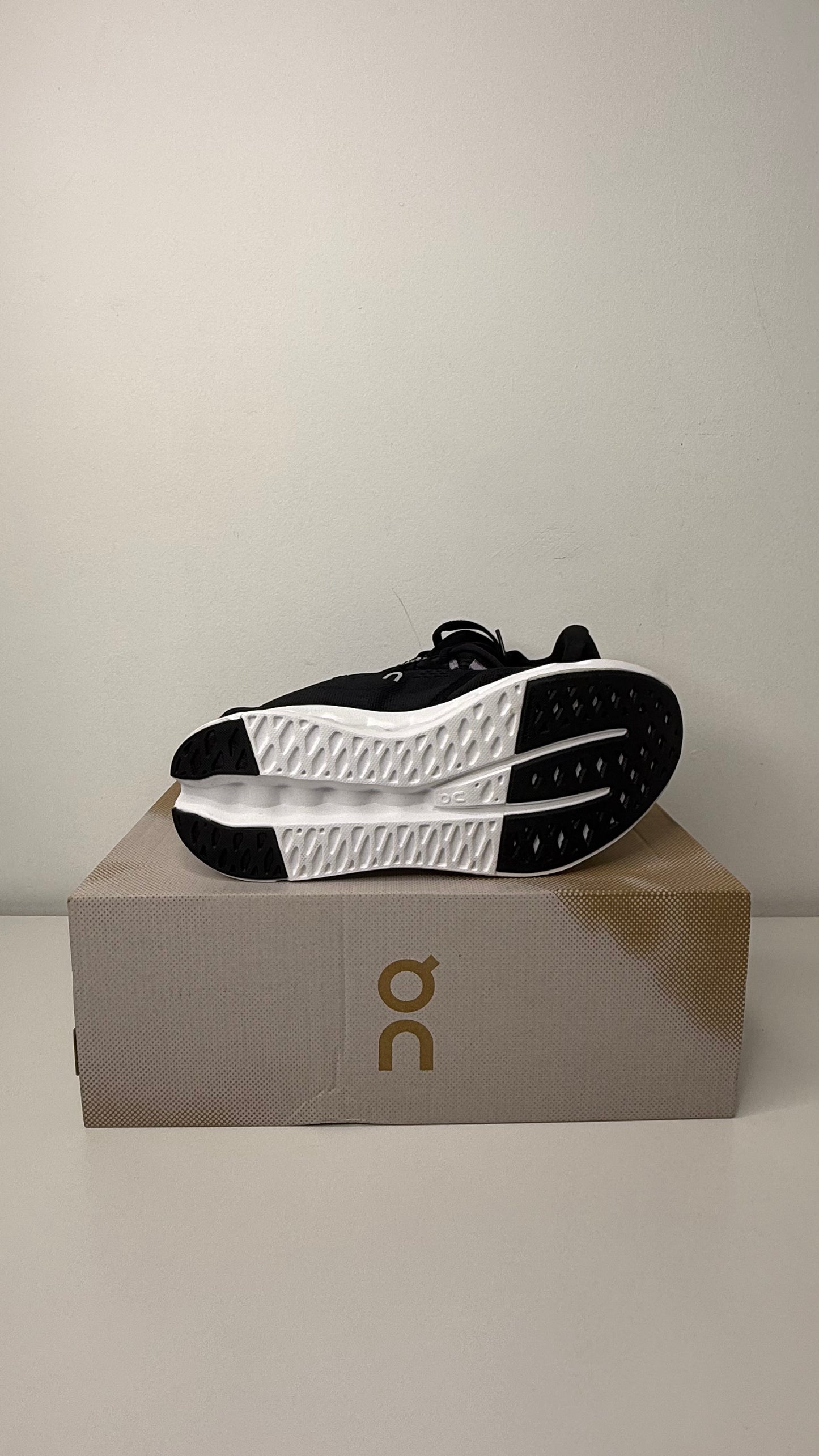 Tênis On Running Cloudsurfer - PRONTA ENTREGA