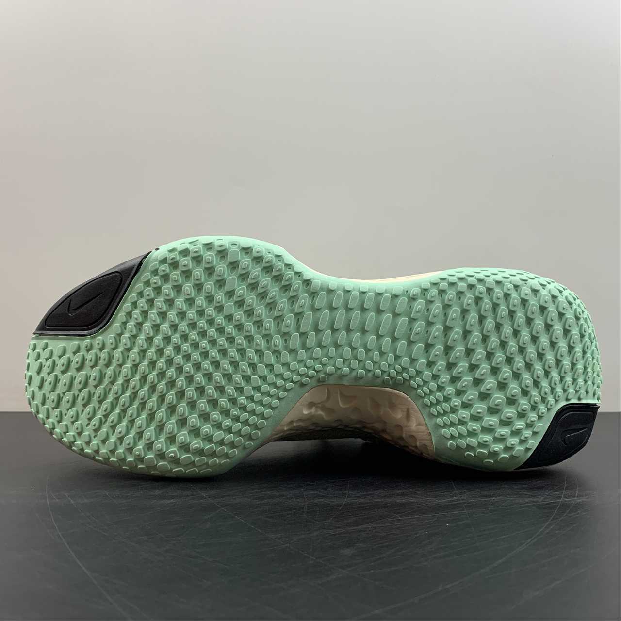 Tênis Nike ZoomX Invincible Run Flyknit 2