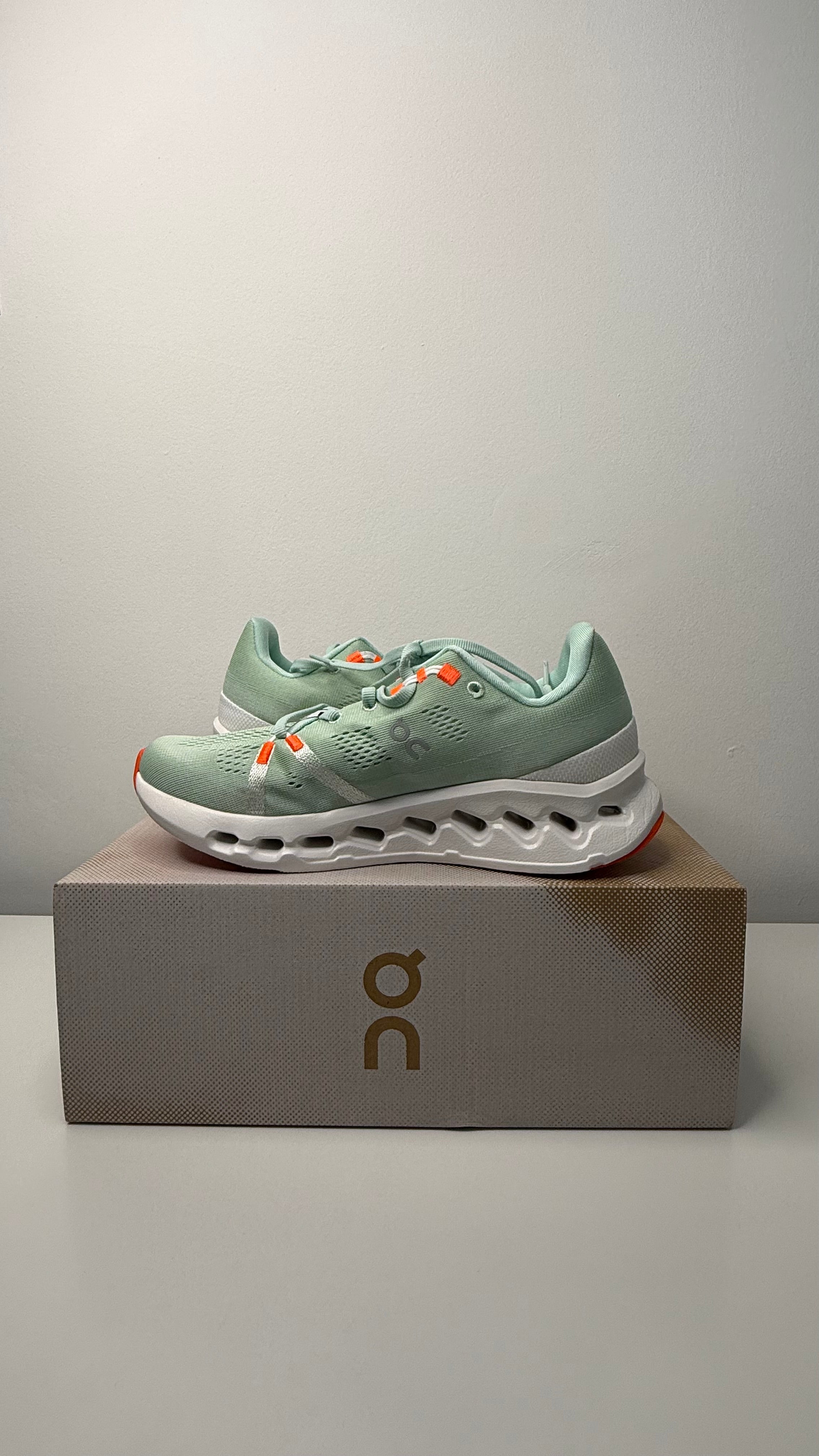 On Running Cloudsurfer Creek Branco - PRONTA ENTREGA