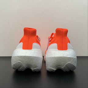 Tênis Adidas UltraBoost Light 23