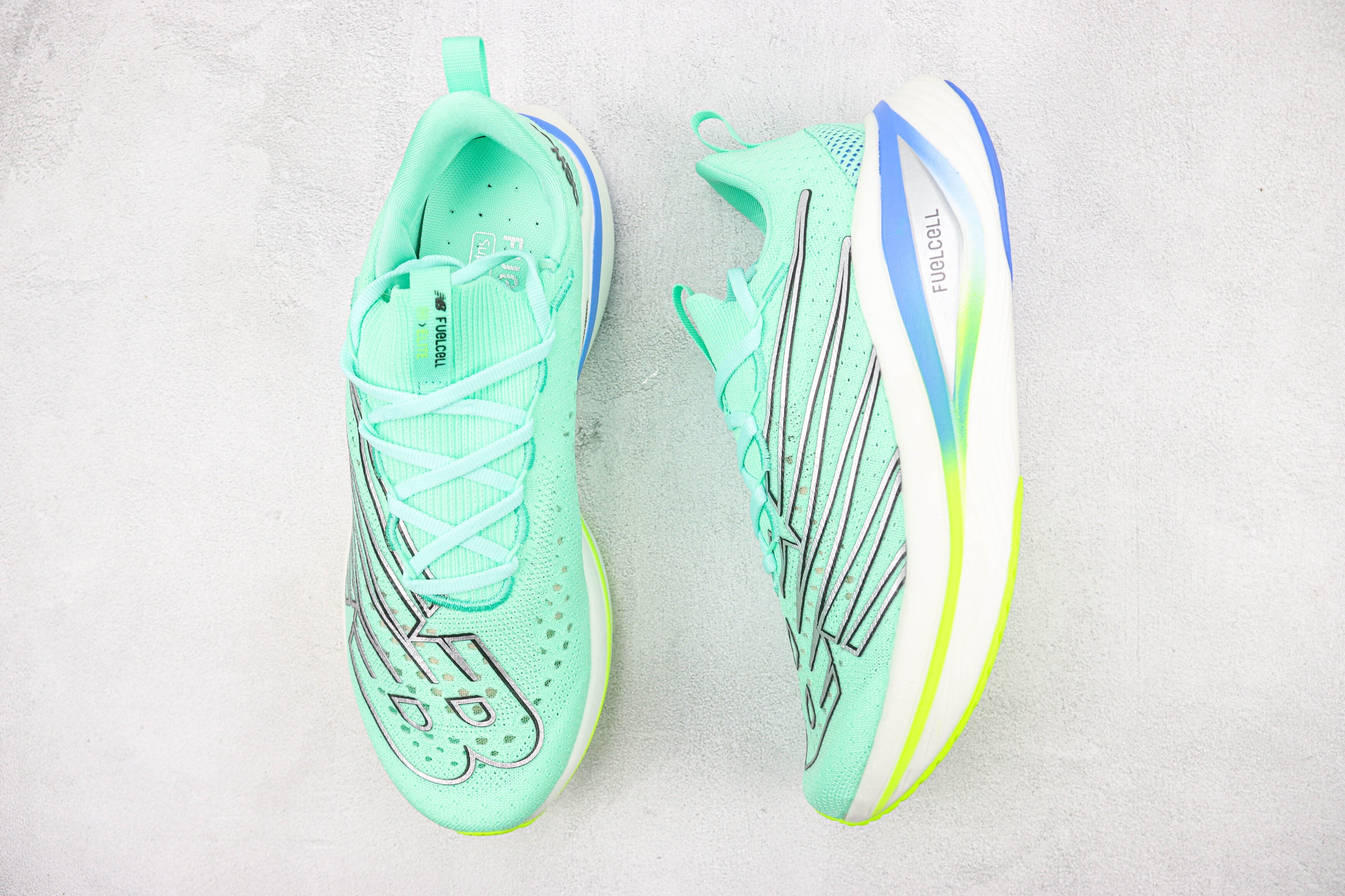 Tênis New Balance Fuelcell Supercomp Elite V3