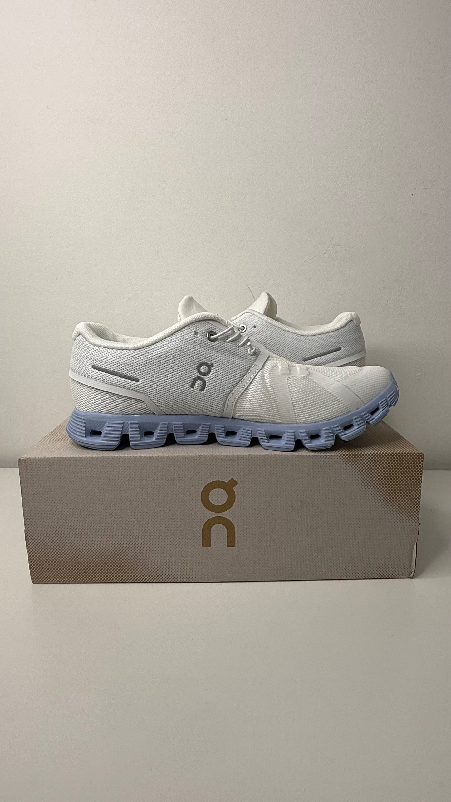 Tênis On Running Cloud 5 - PRONTA ENTREGA