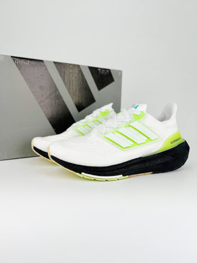 Tênis Adidas UltraBoost Light 23