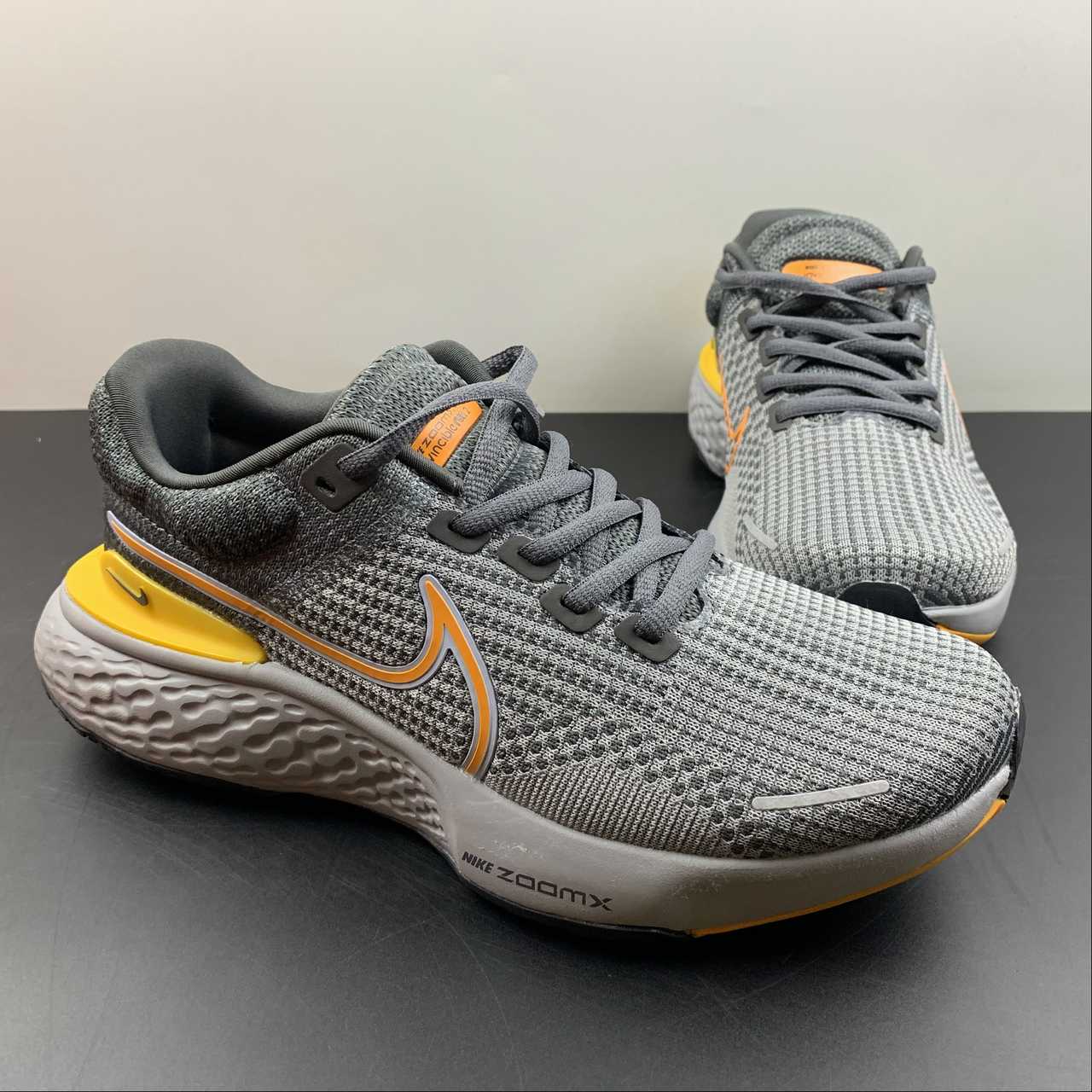 Tênis Nike ZoomX Invincible Run Flyknit 2