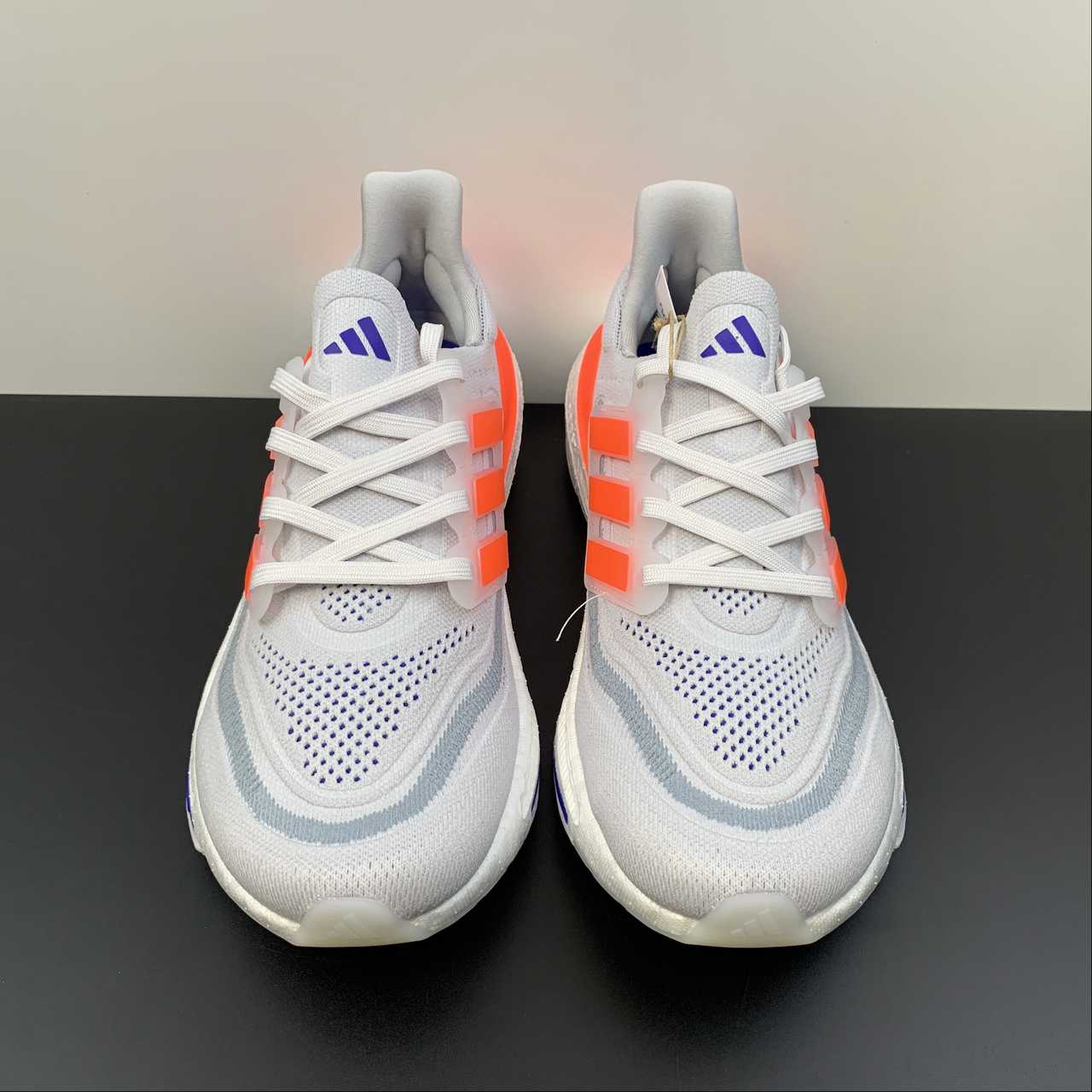 Tênis Adidas UltraBoost Light 23