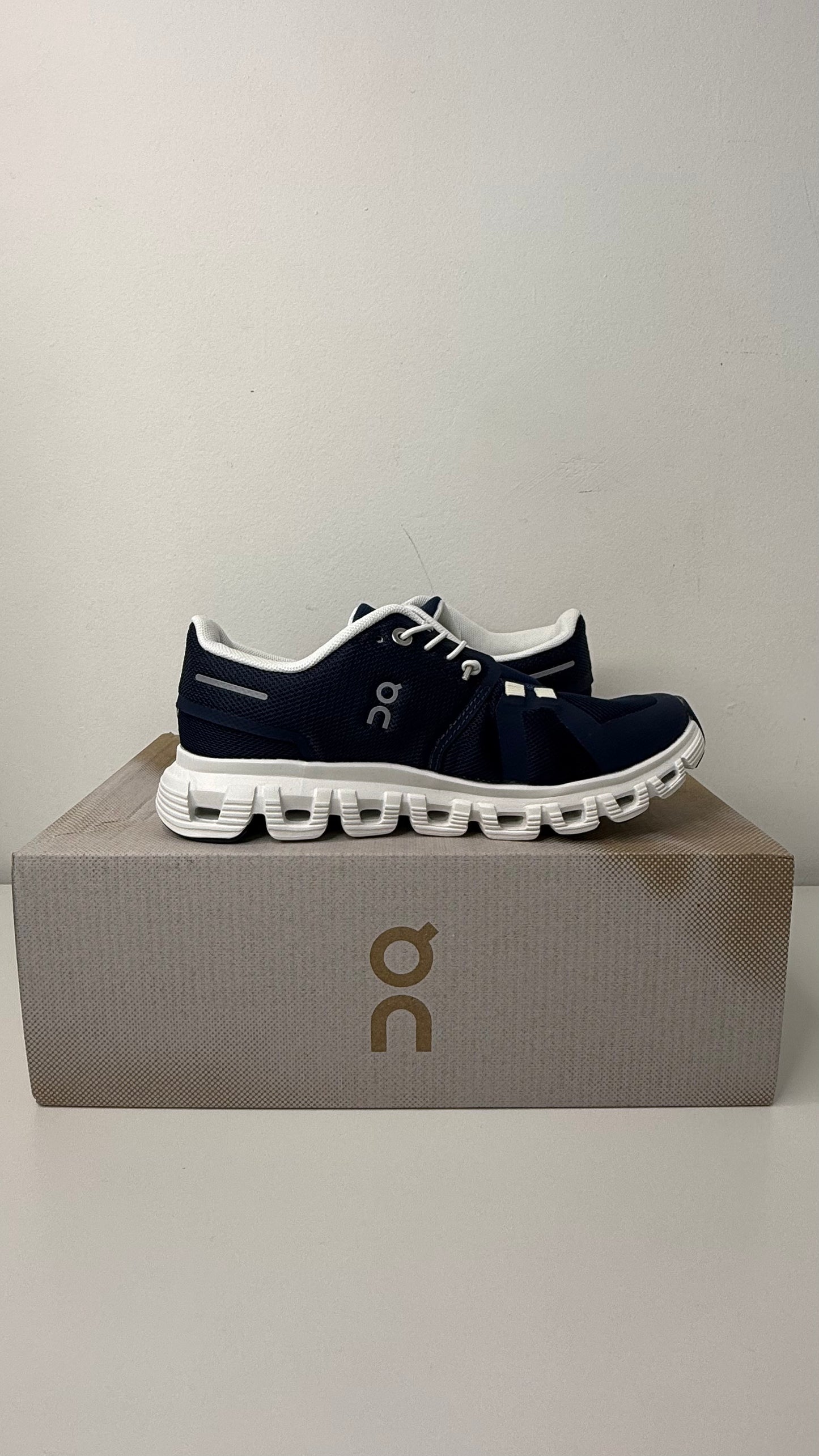 Tênis On Running Cloud 6 - PRONTA ENTREGA