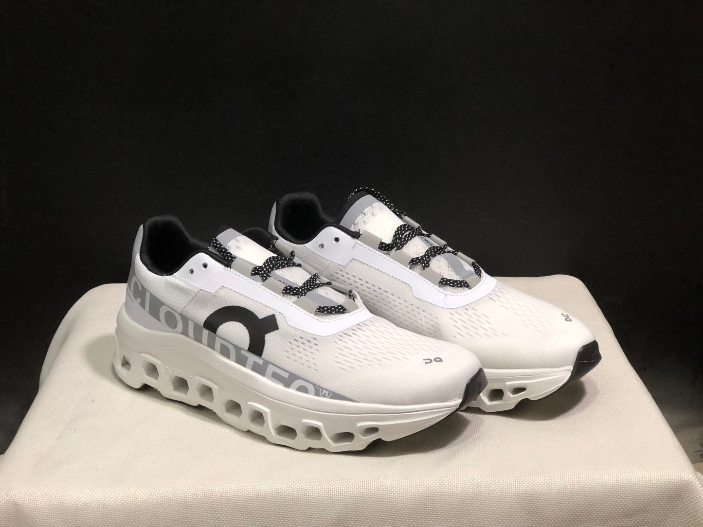 Tênis On Running Cloudmonster