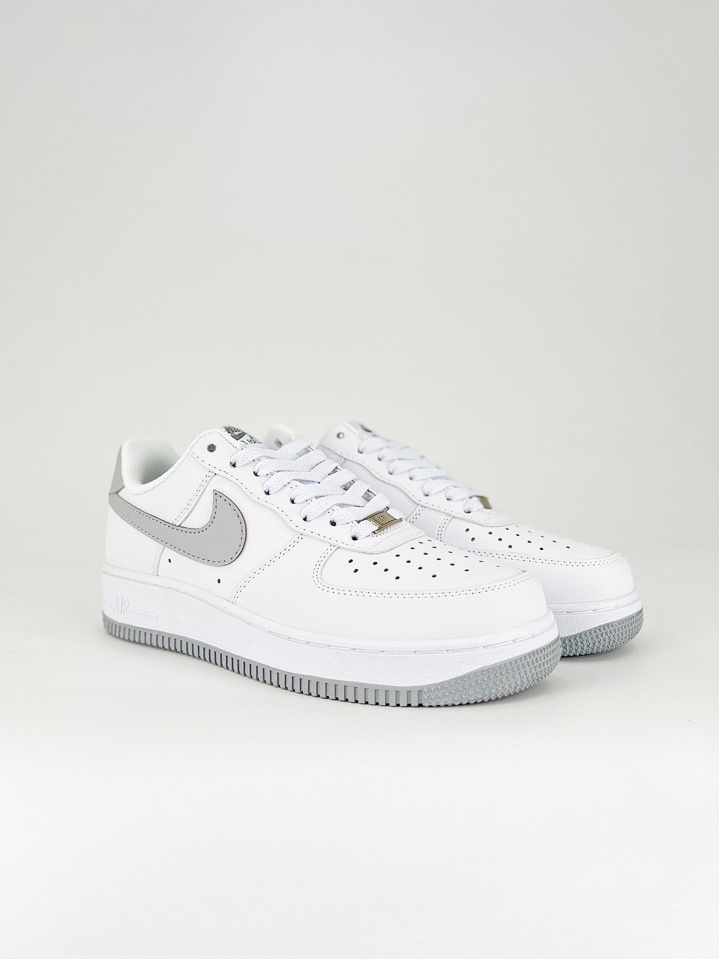 Nike Air Force 1 Low White Light Smoke Grey