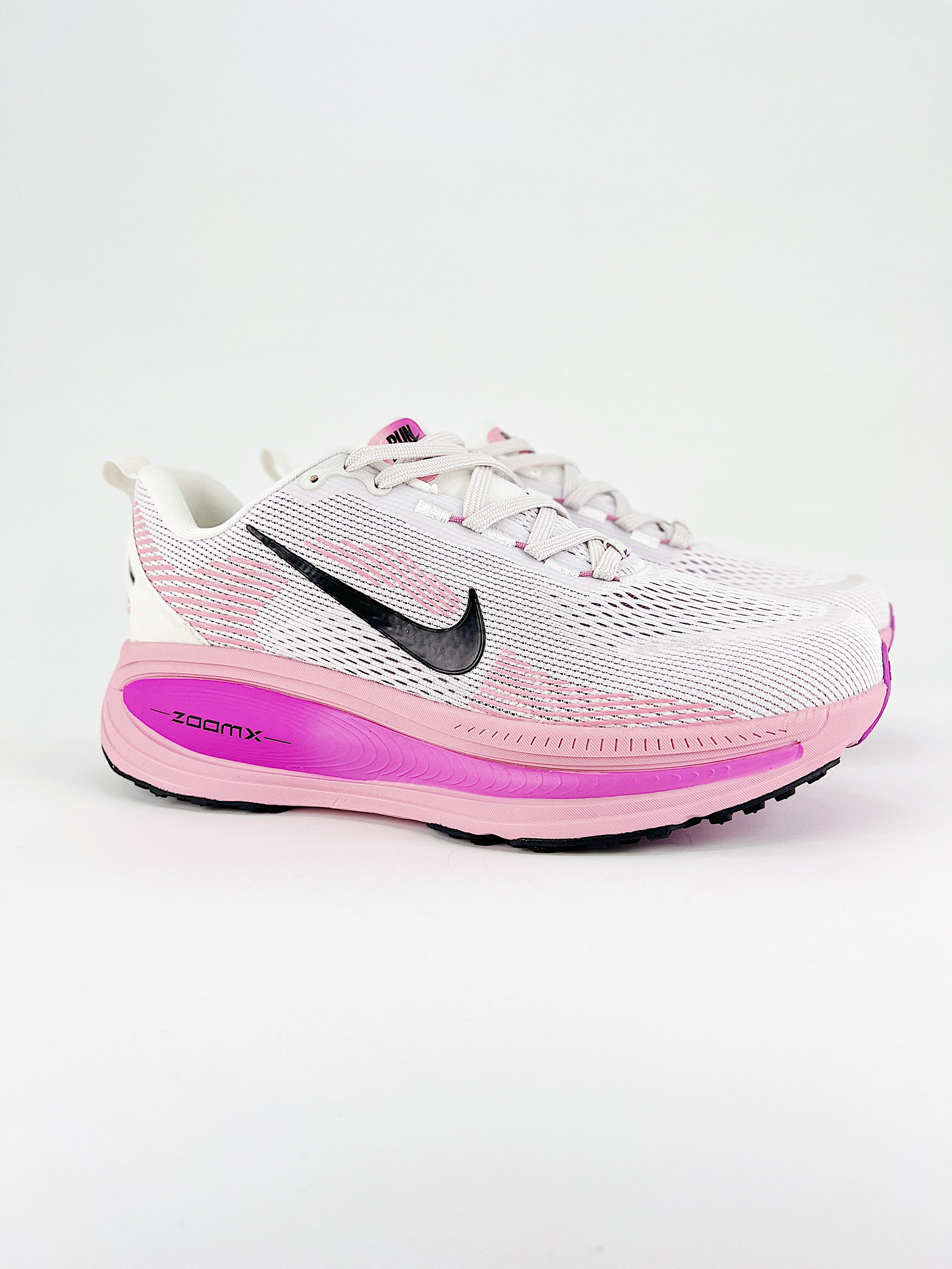 Tênis Nike Vomero 18