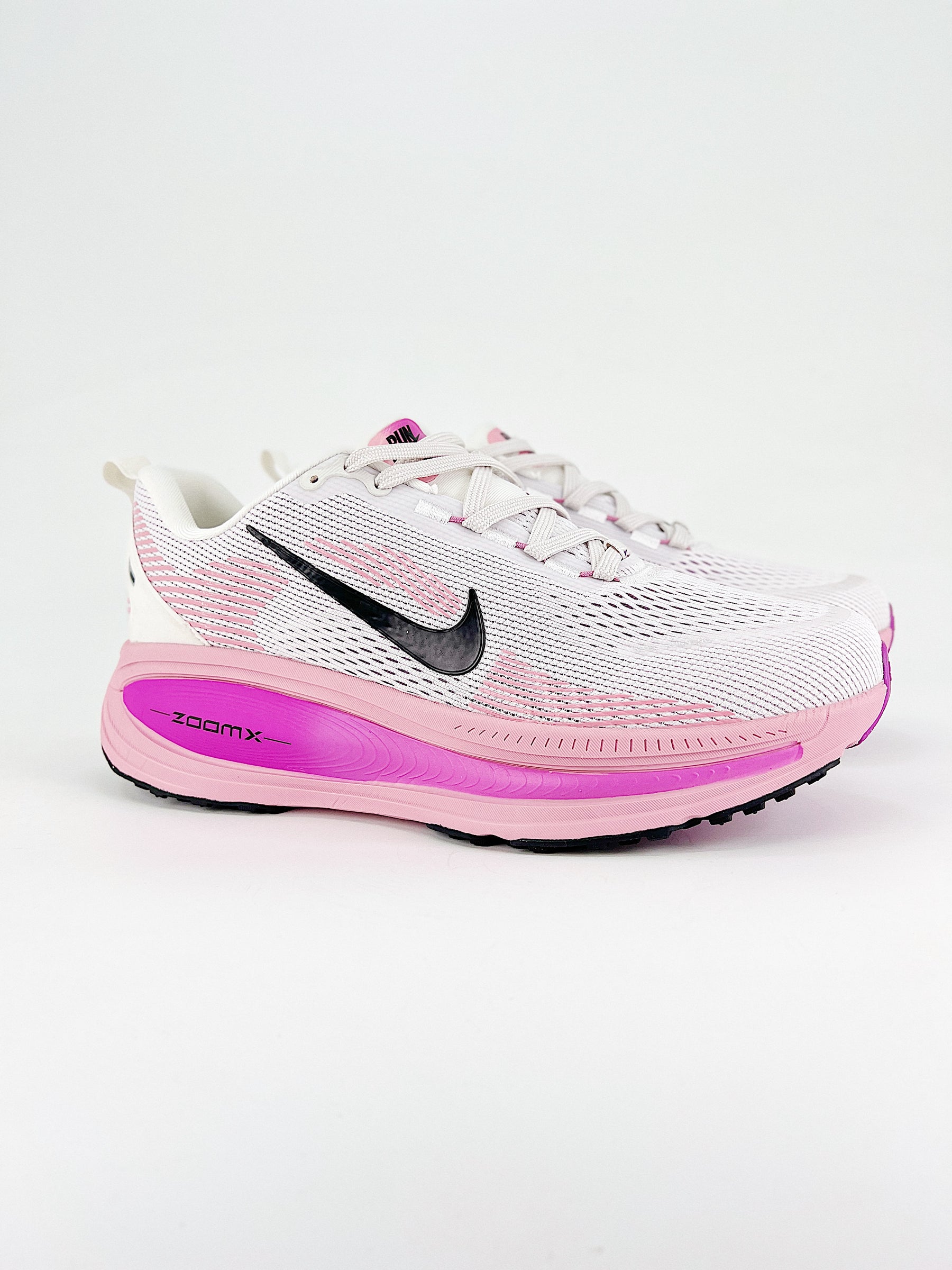Tênis Nike Vomero 18