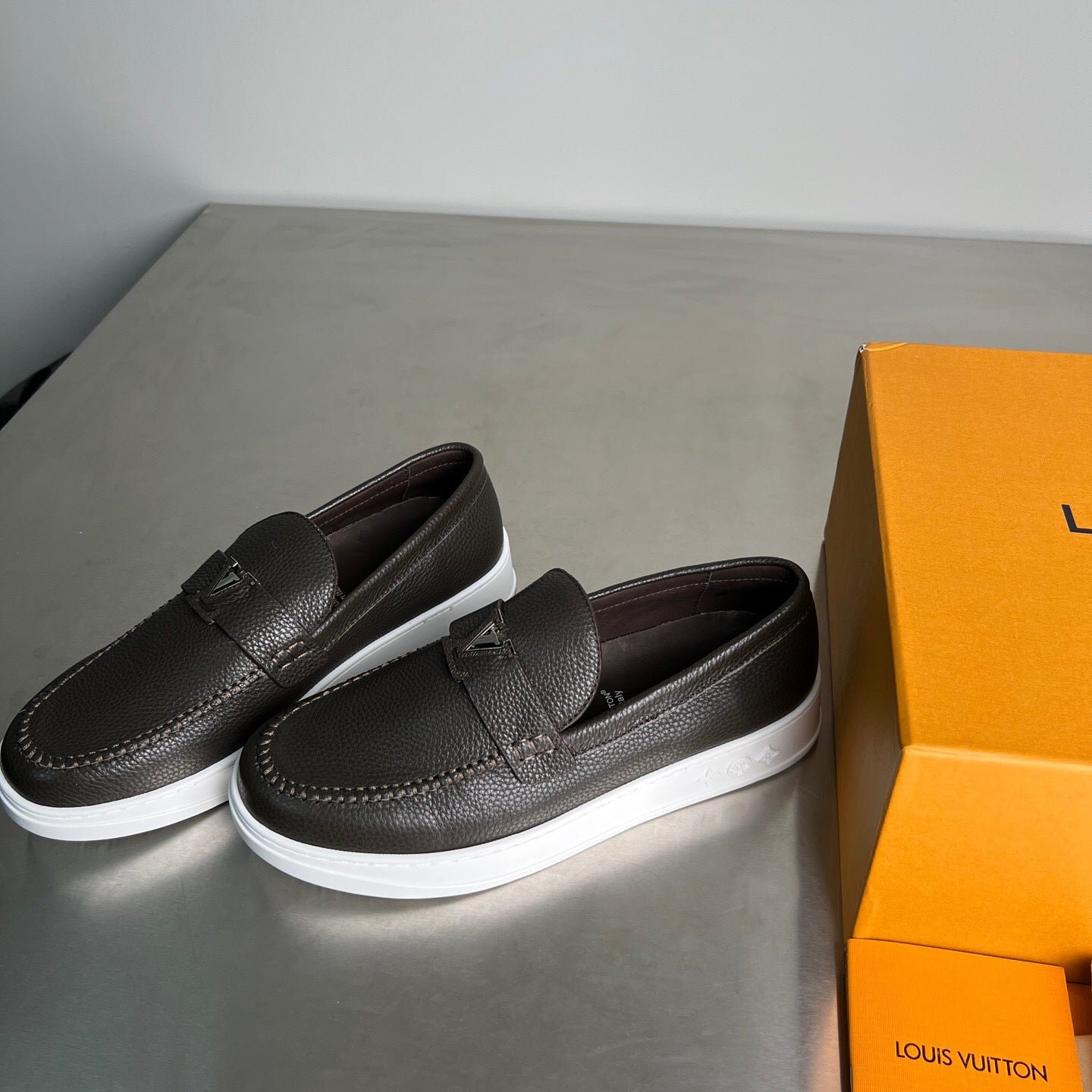Sapato LV Resort Loafer Marron