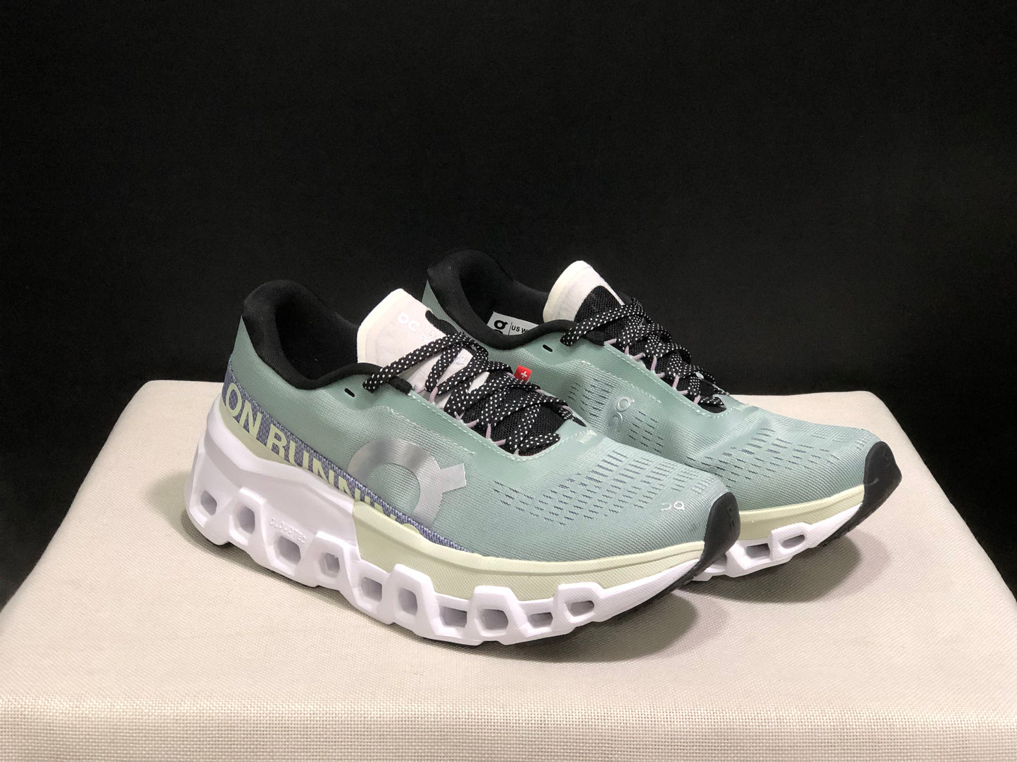 Tênis On Running Cloudmonster 2