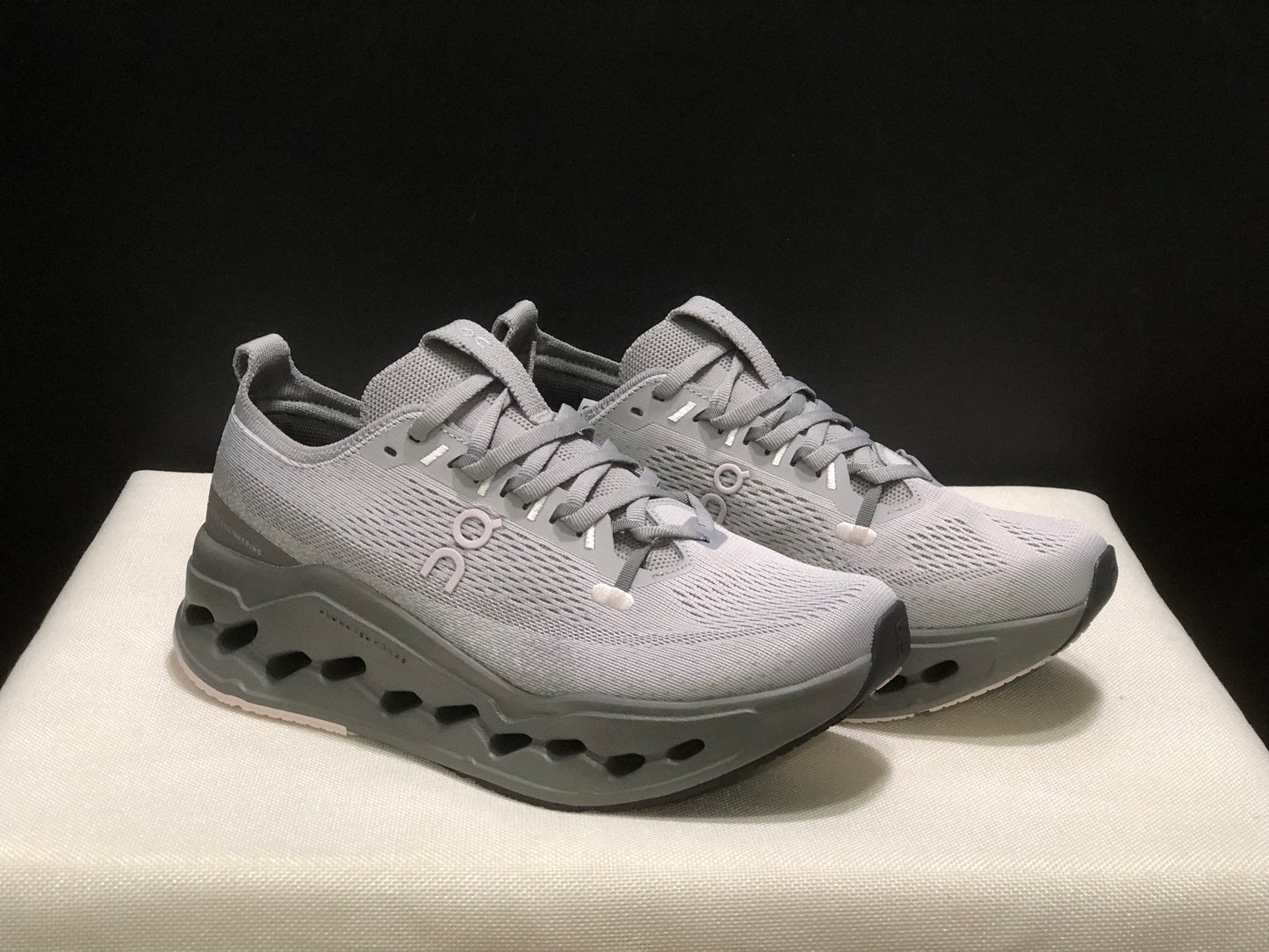 Tênis On Running Cloudsurfer Max