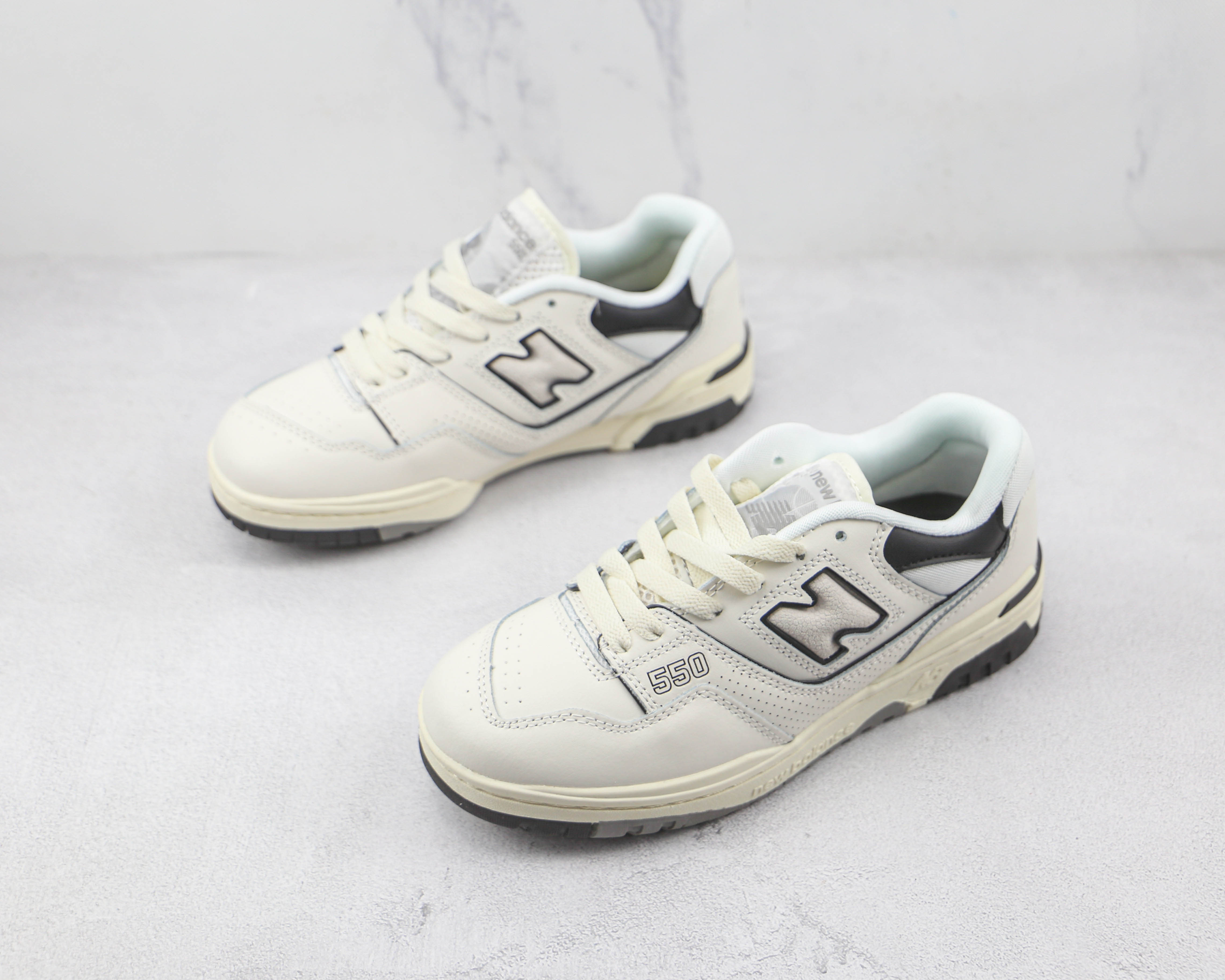New Balance 550 Sea Salt Black