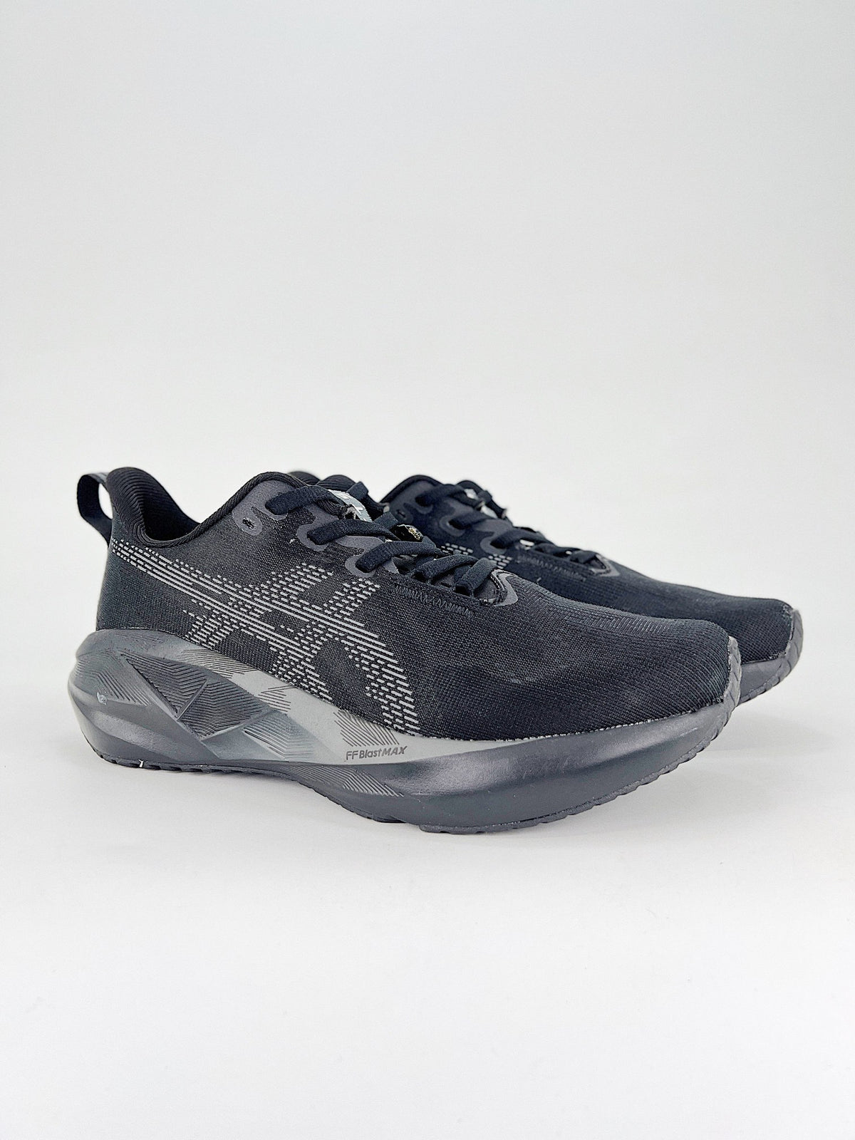 Tênis Asics Novablast 5