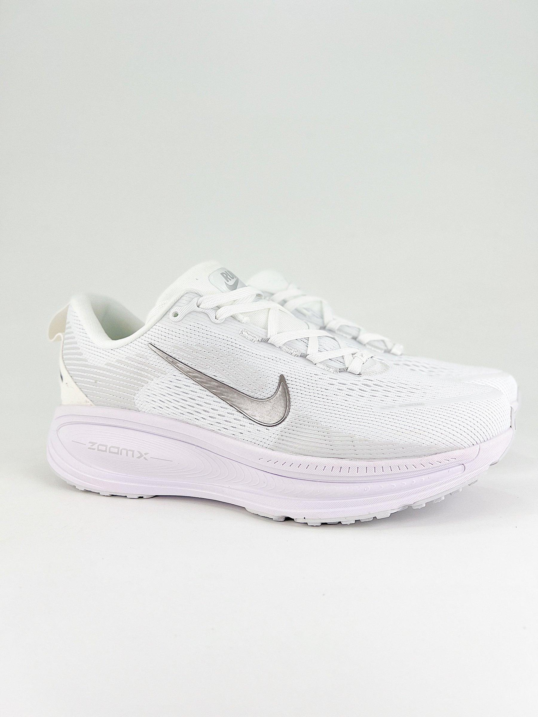 Tênis Nike Vomero 18