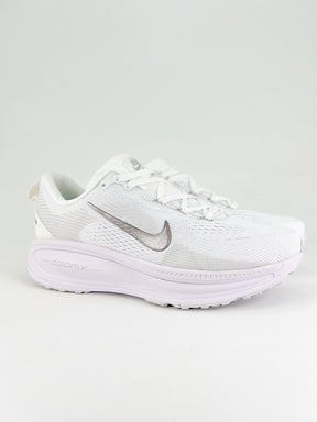Tênis Nike Vomero 18