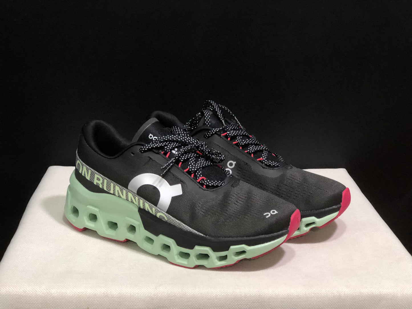 Tênis On Running Cloudmonster 2