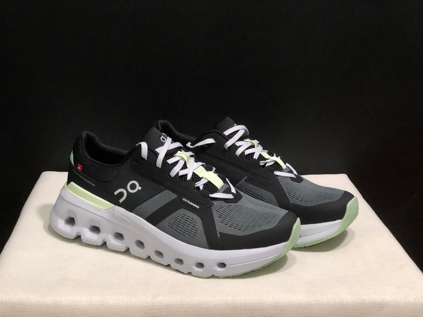 Tênis On Running Cloudrunner 2