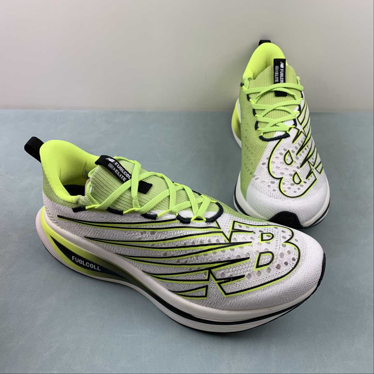 Tênis New Balance Fuelcell Supercomp Elite V3