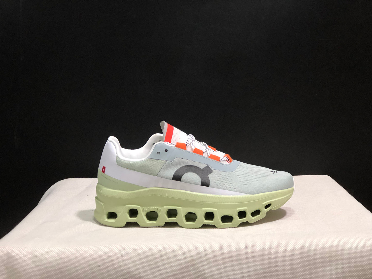 Tênis On Running Cloudmonster