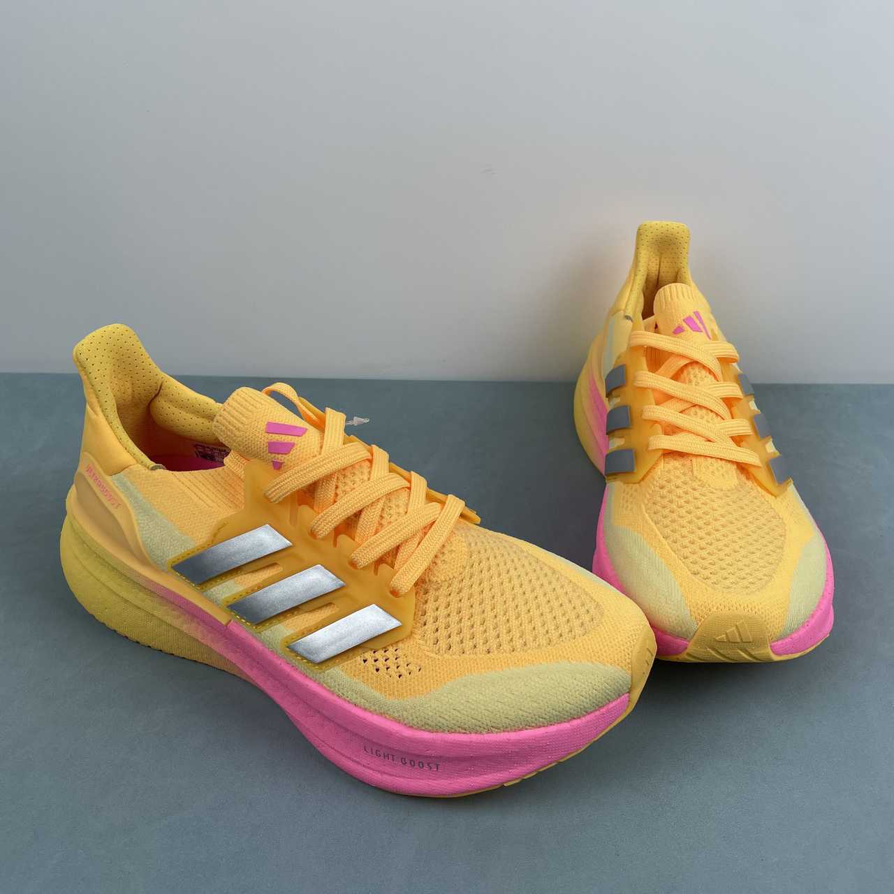 Tênis Adidas Ultraboost 5