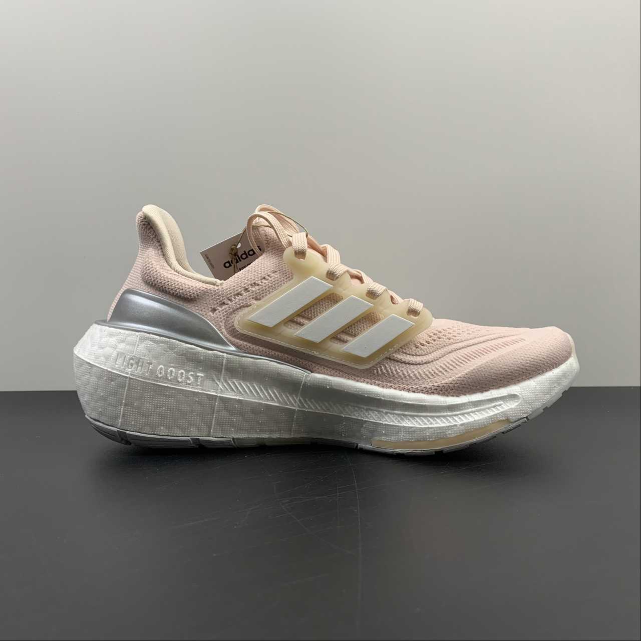 Tênis Adidas UltraBoost Light 23