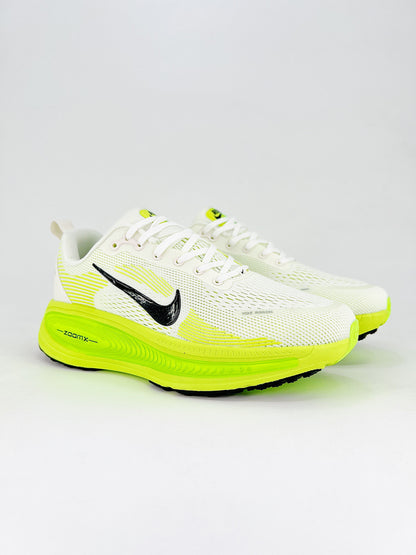 Tênis Nike Vomero 18