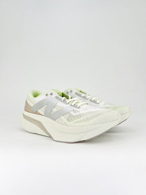 Tênis New Balance Fuelcell Supercomp Elite V4