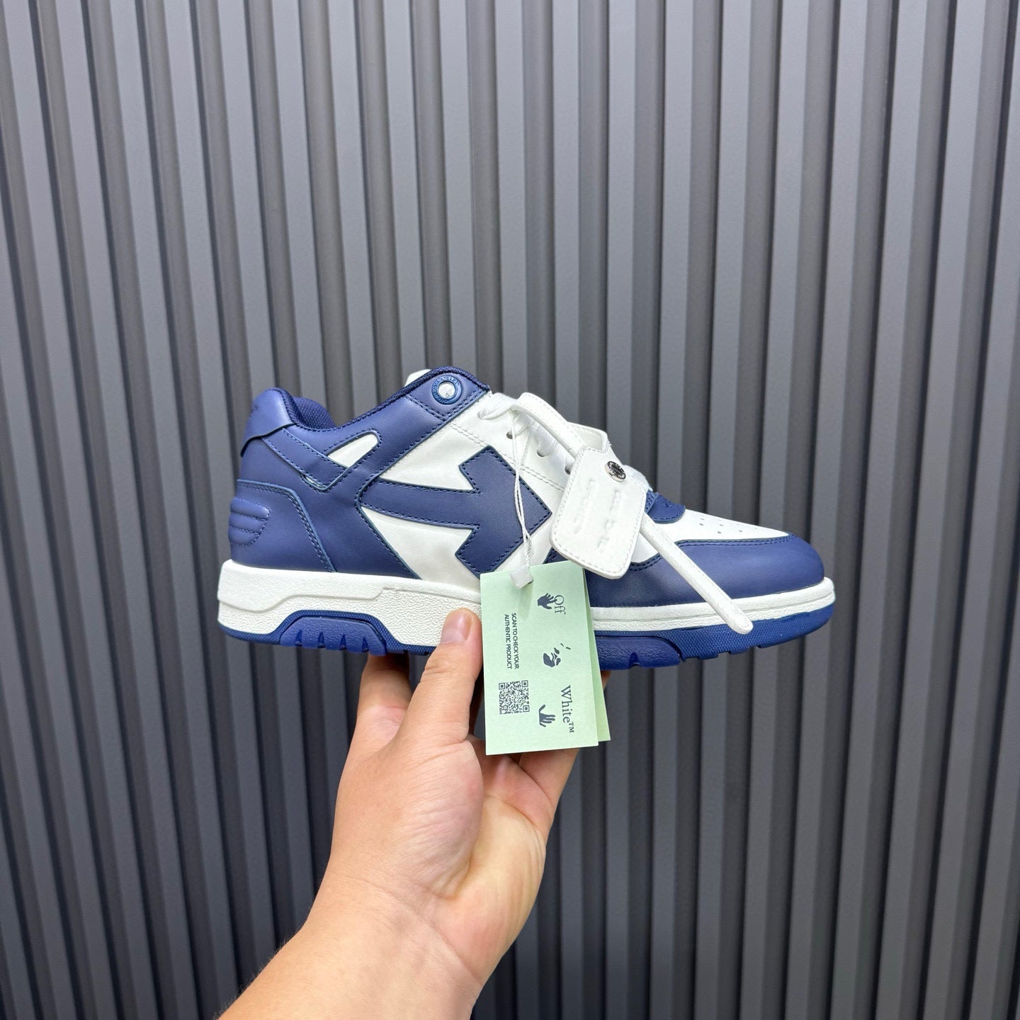 Tênis Off-White Out of Office