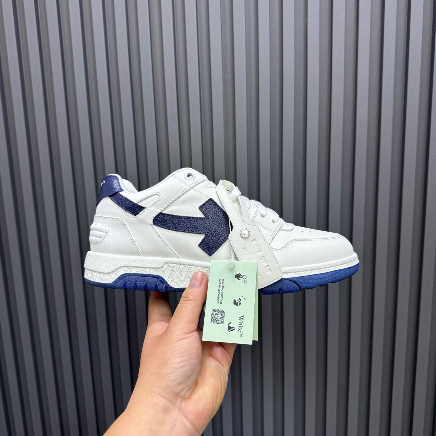 Tênis Off-White Out of Office de Couro