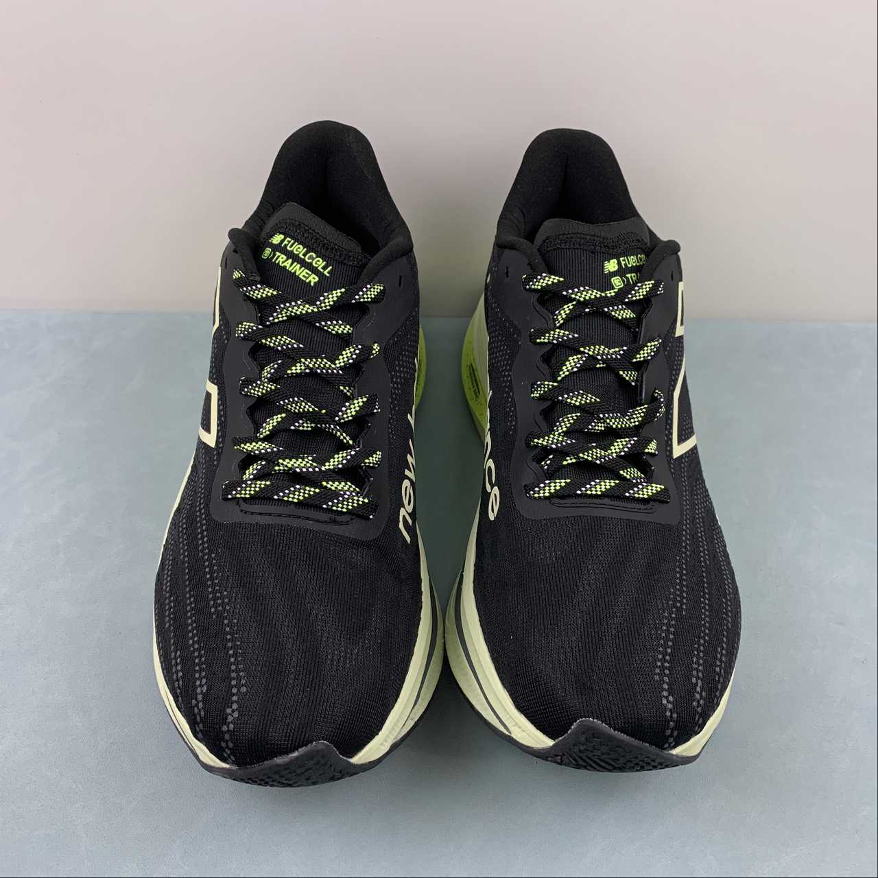 Tênis New Balance Fuelcell Supercomp Trainer V2